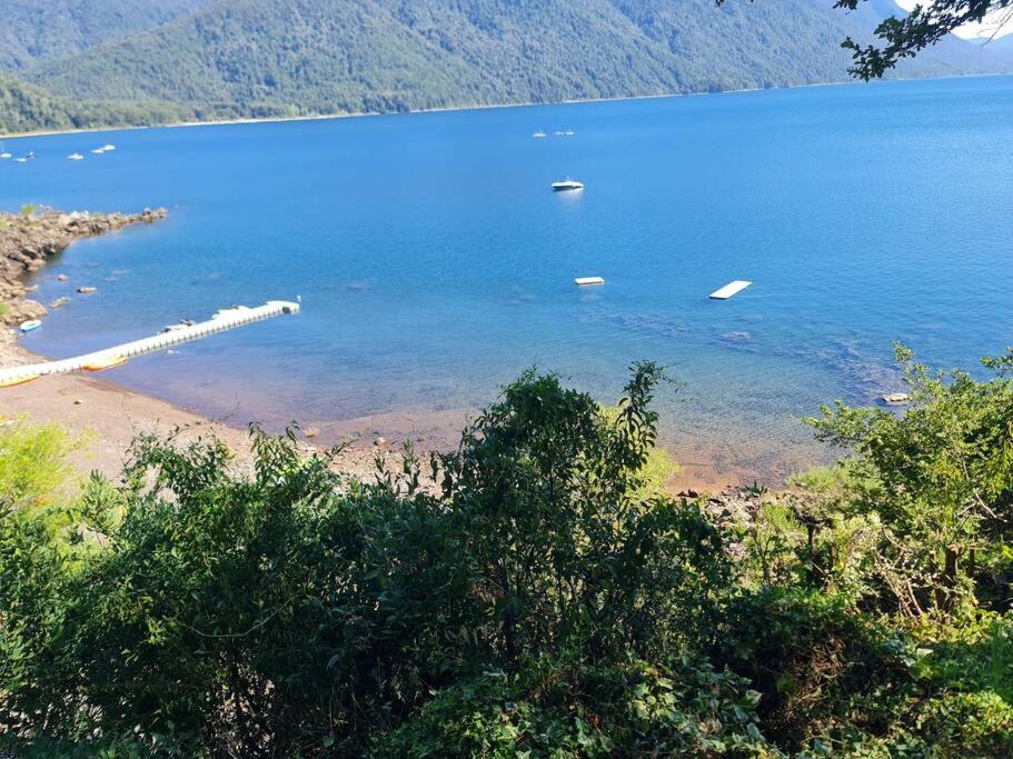 Casa a orilla del lago