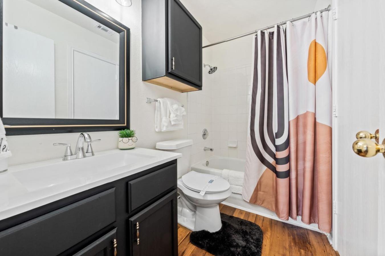 ZRoyal Stay 2BR Near Fort Cavazos - Ideal for TDY, Travel Nurses, Contractors & Extended Stays