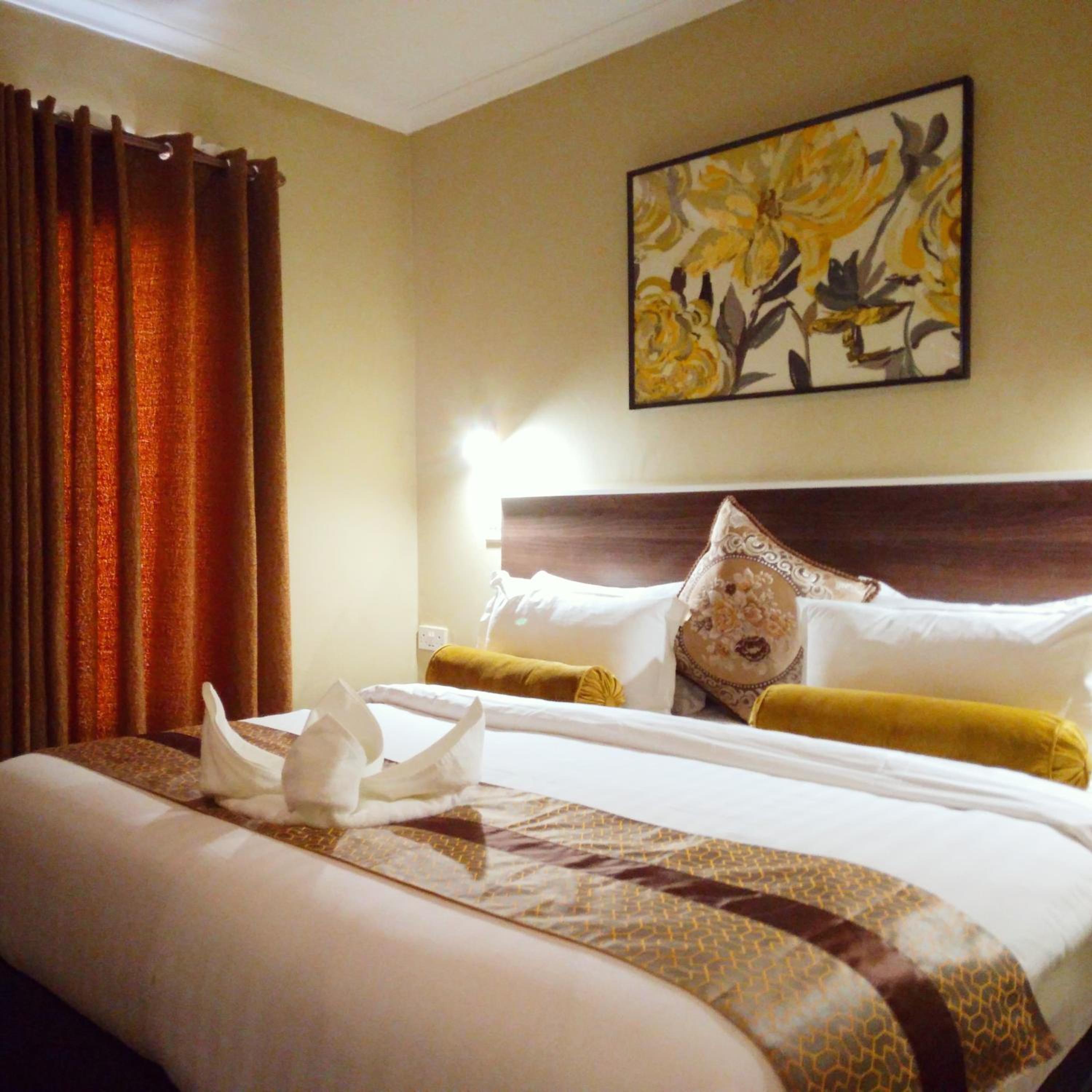 Etang Hotels
