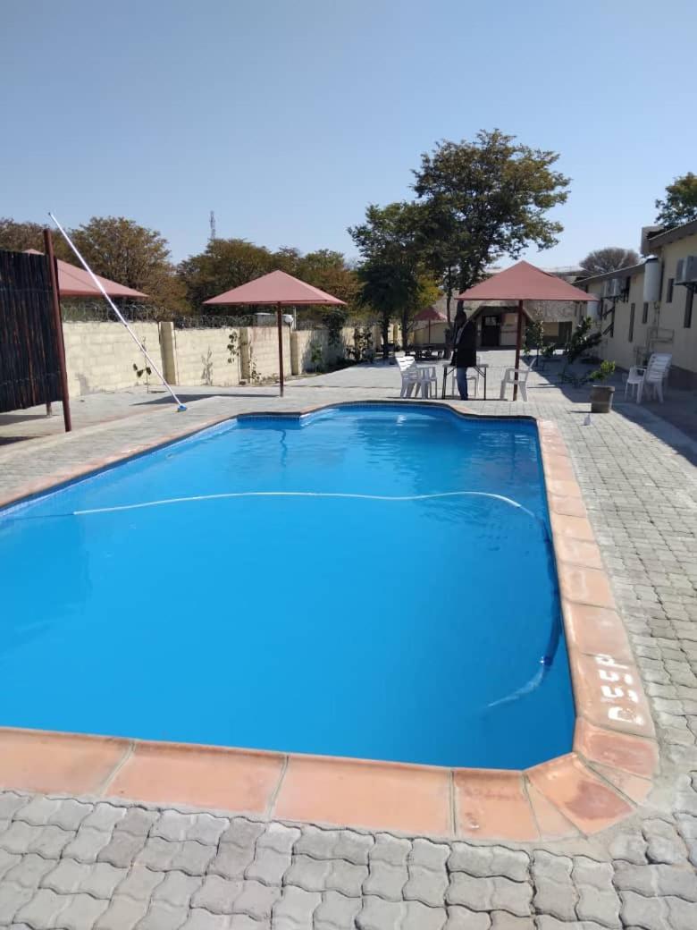 Etang Hotels