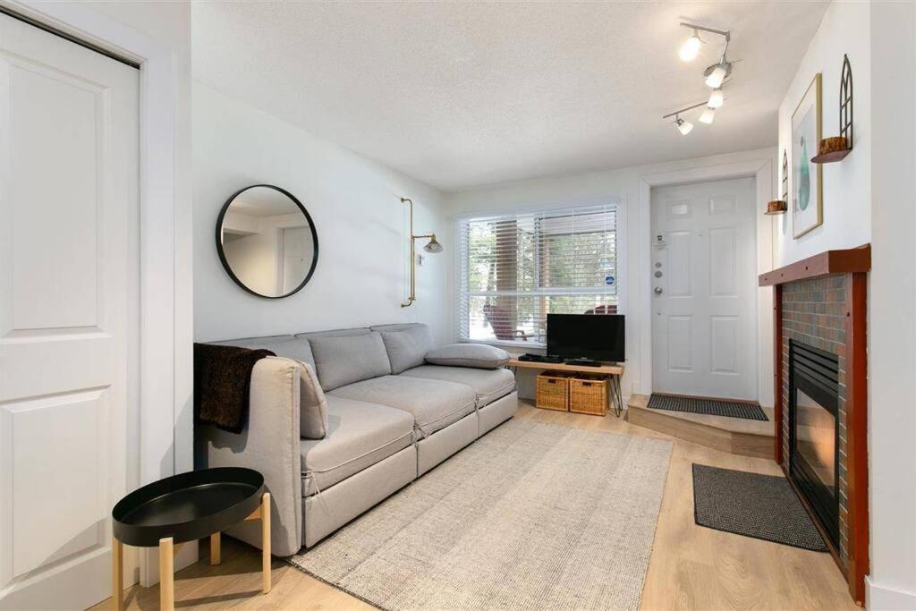 Cozy Townhouse in Whistler Village North