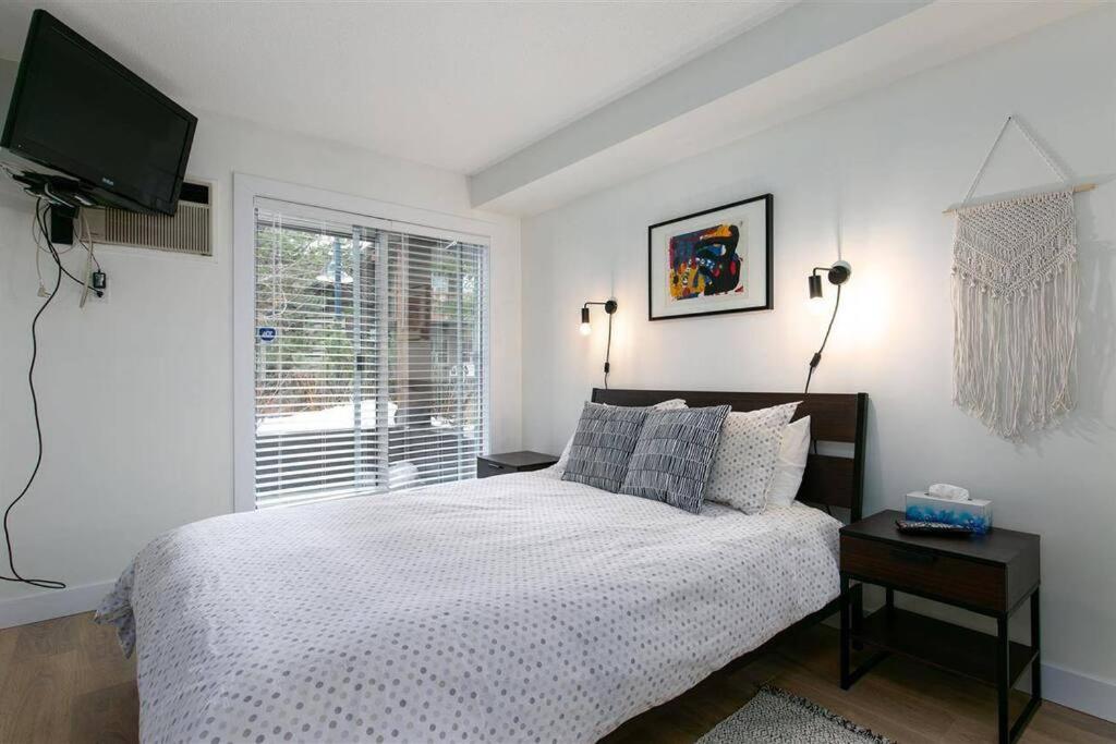 Cozy Townhouse in Whistler Village North