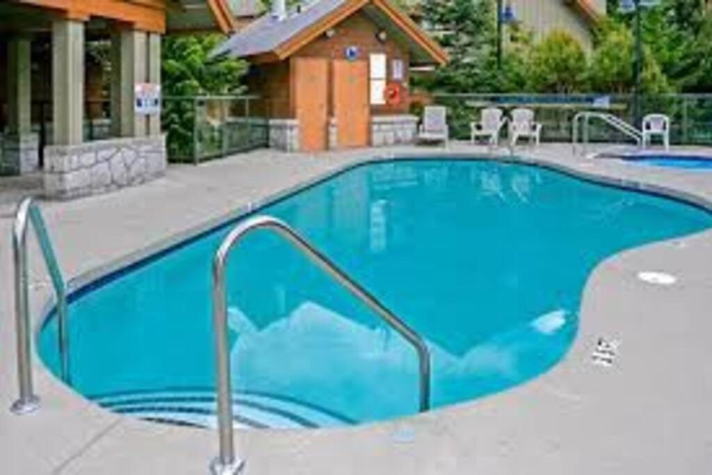 Cozy Townhouse in Whistler Village North