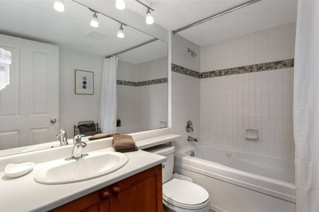 Cozy Townhouse in Whistler Village North