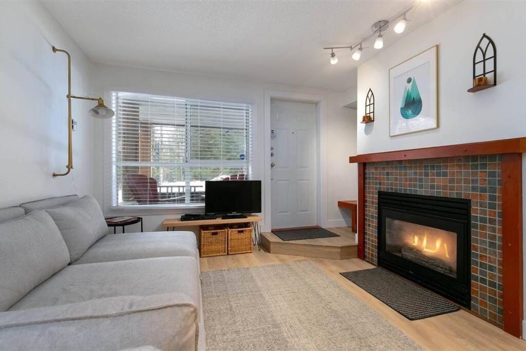 Cozy Townhouse in Whistler Village North