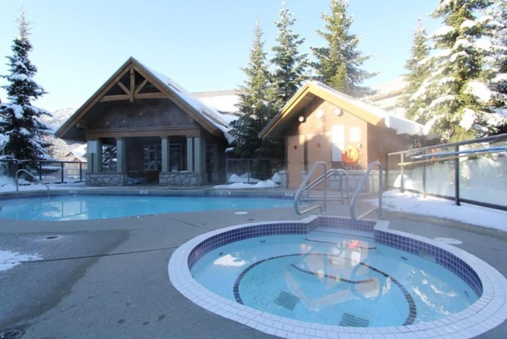 Cozy Townhouse in Whistler Village North