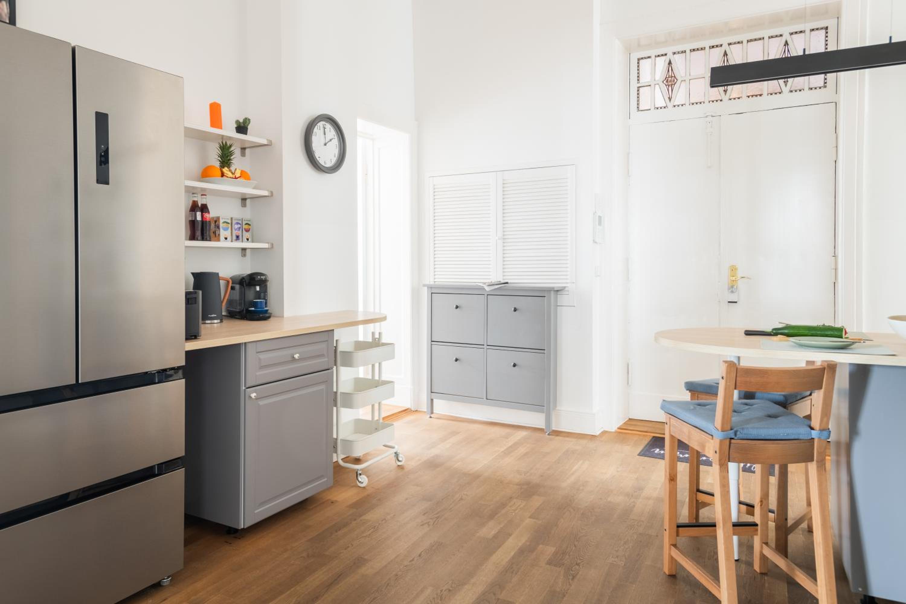 KAISER 02 by ROCKCHAIR Apartments l SUPERHOST Status l 3 Bedrooms Boxspringbeds 2 Bathrooms l Cozy Family & Business Flair 155 sqm 3 Balcony 2nd Floor Elev