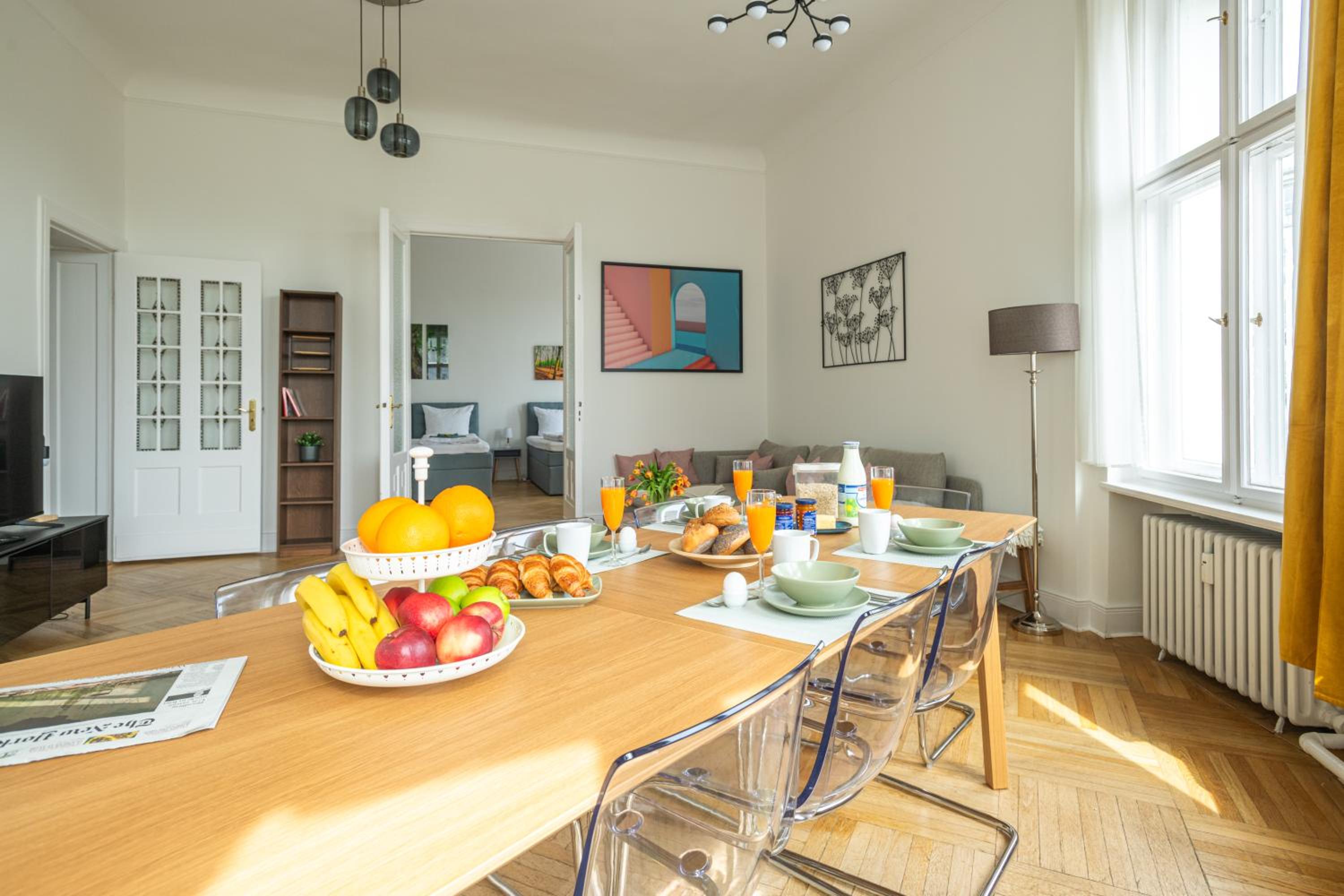 KAISER 02 by ROCKCHAIR Apartments l SUPERHOST Status l 3 Bedrooms Boxspringbeds 2 Bathrooms l Cozy Family & Business Flair 155 sqm 3 Balcony 2nd Floor Elev photo 3