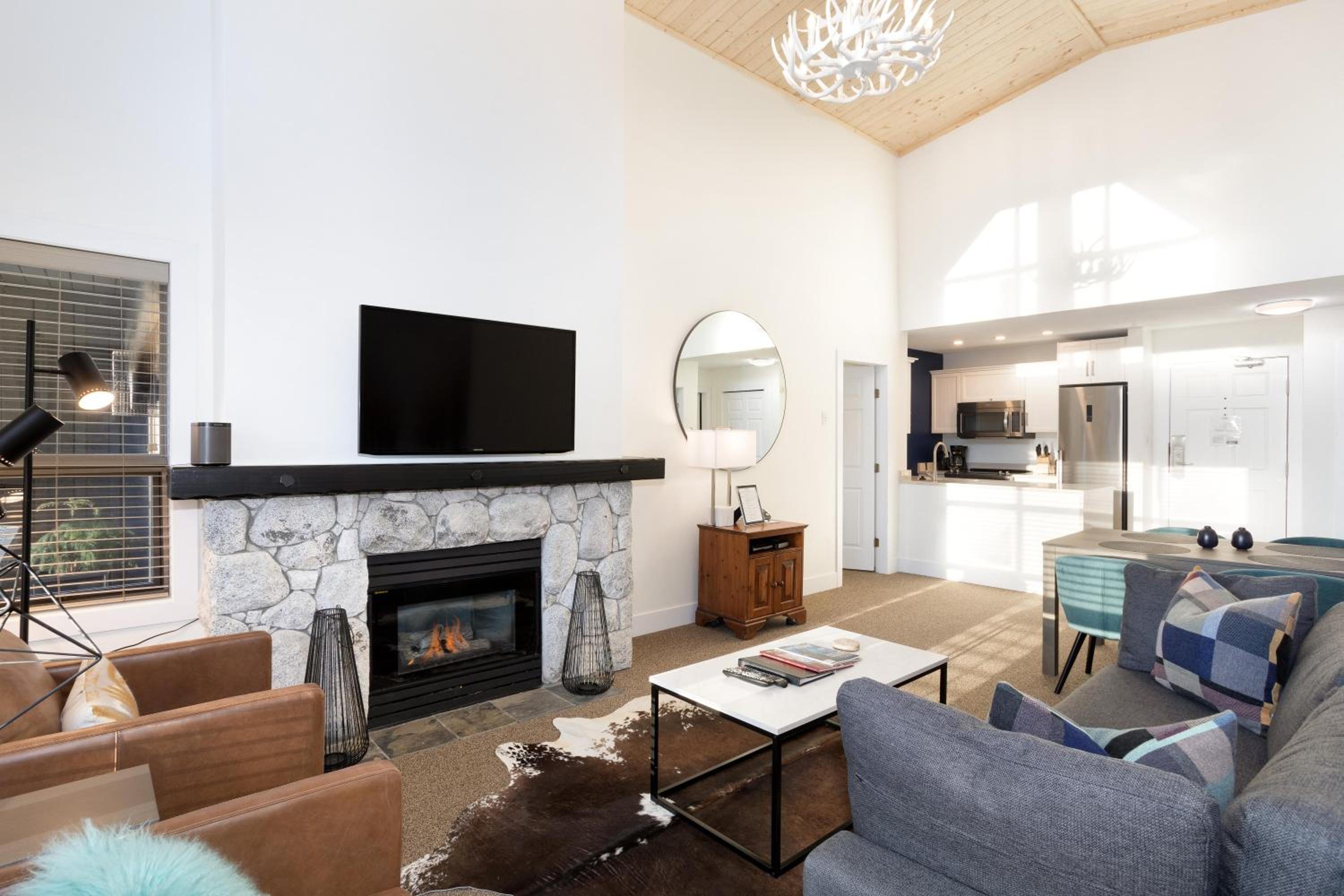 Aspens 466 | Family-Friendly Ski-in Ski-out, Three Hot Tubs, Heated Pool