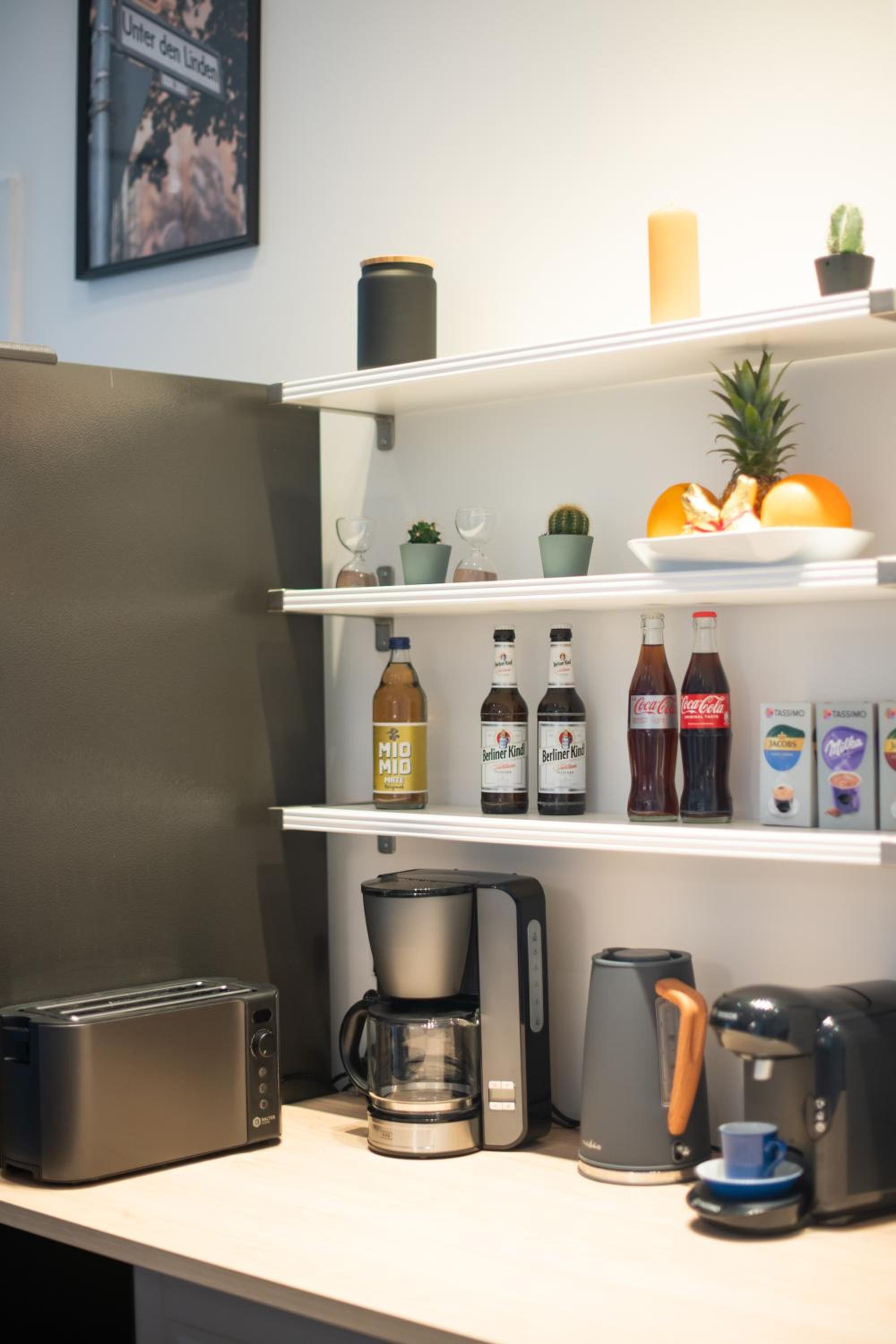 KAISER 02 by ROCKCHAIR Apartments l SUPERHOST Status l 3 Bedrooms Boxspringbeds 2 Bathrooms l Cozy Family & Business Flair 155 sqm 3 Balcony 2nd Floor Elev