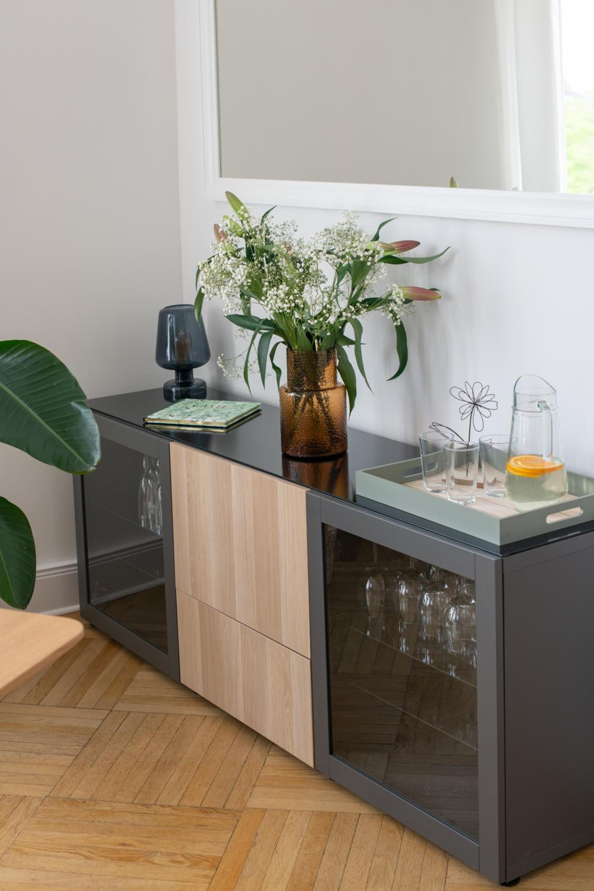 KAISER 02 by ROCKCHAIR Apartments l SUPERHOST Status l 3 Bedrooms Boxspringbeds 2 Bathrooms l Cozy Family & Business Flair 155 sqm 3 Balcony 2nd Floor Elev