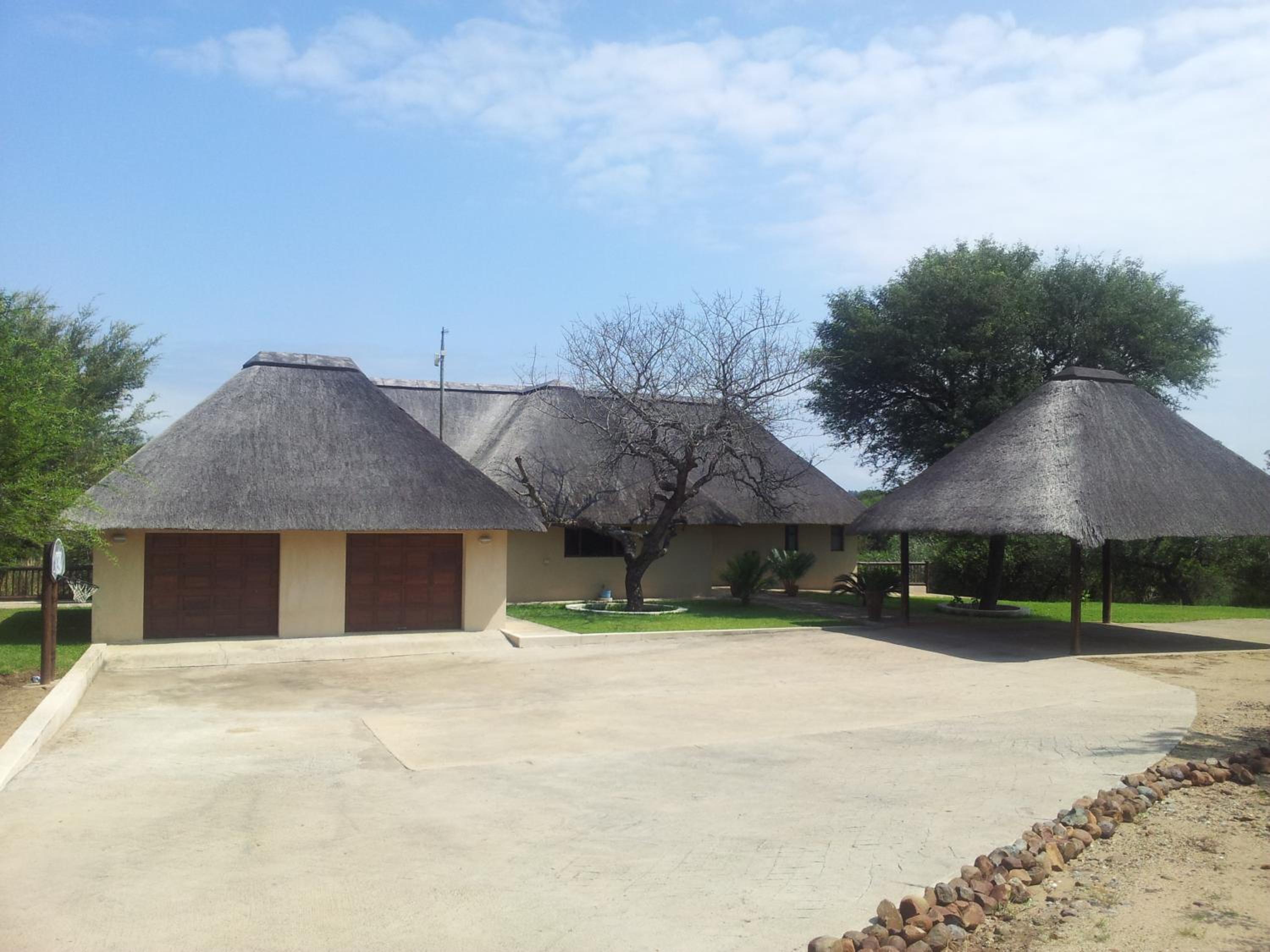 Own Pool - Ample Space - Beautiful Views