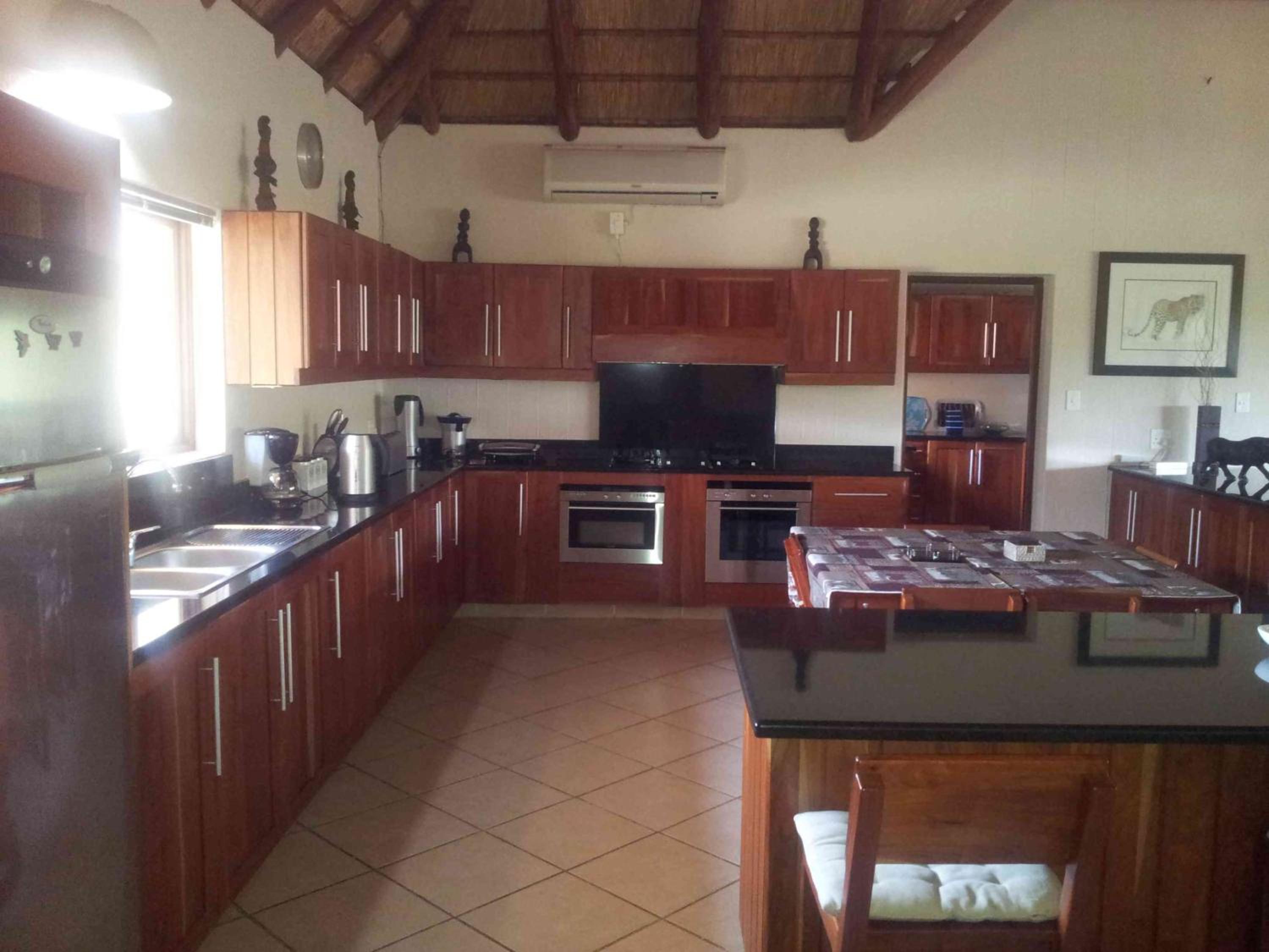 Own Pool - Ample Space - Beautiful Views