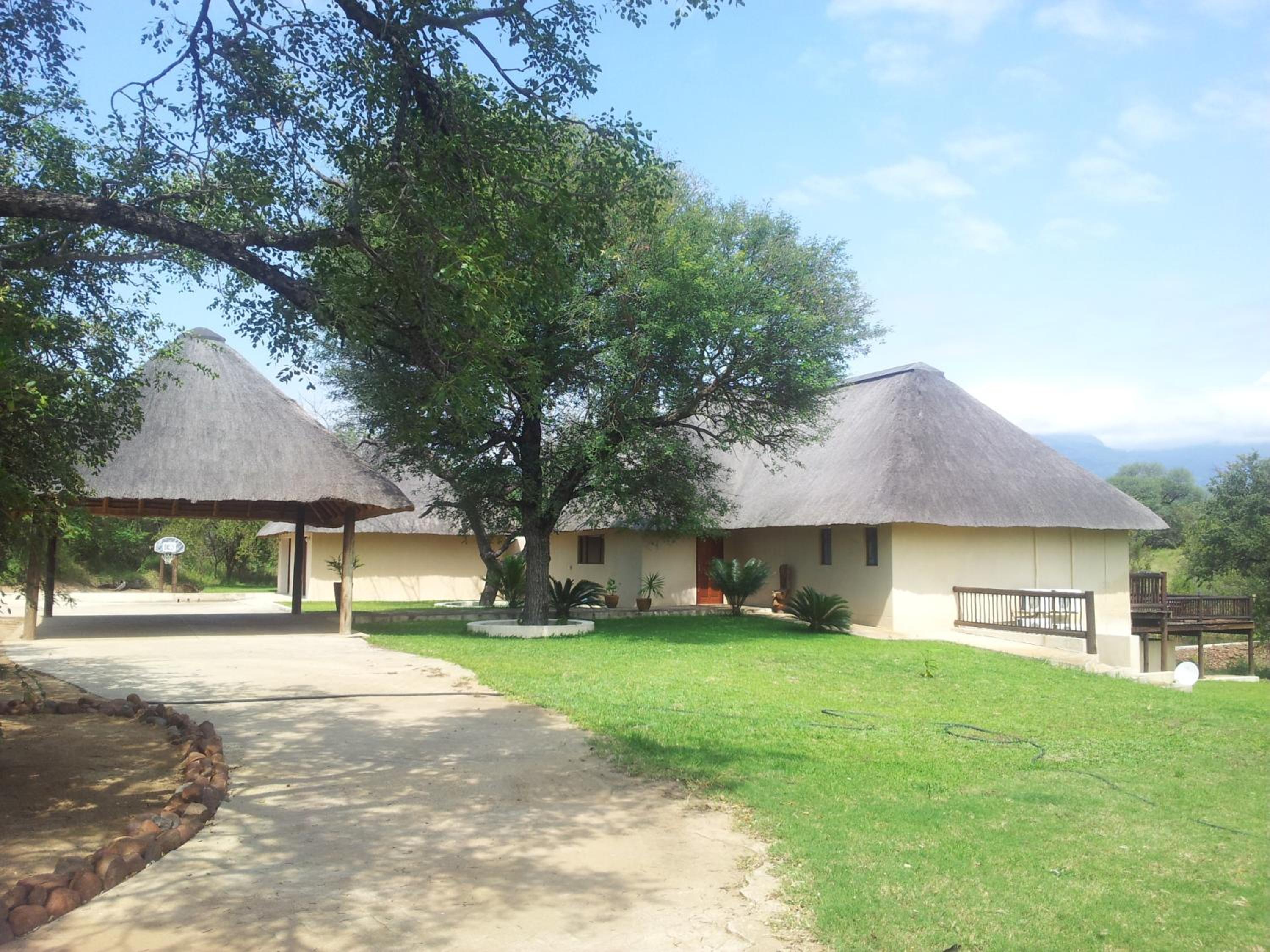 Own Pool - Ample Space - Beautiful Views