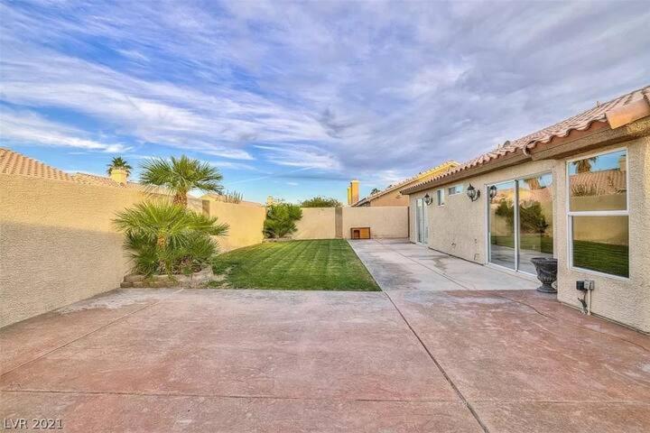 Boho Haus - Three Bedrooms House in Las Vegas view 2