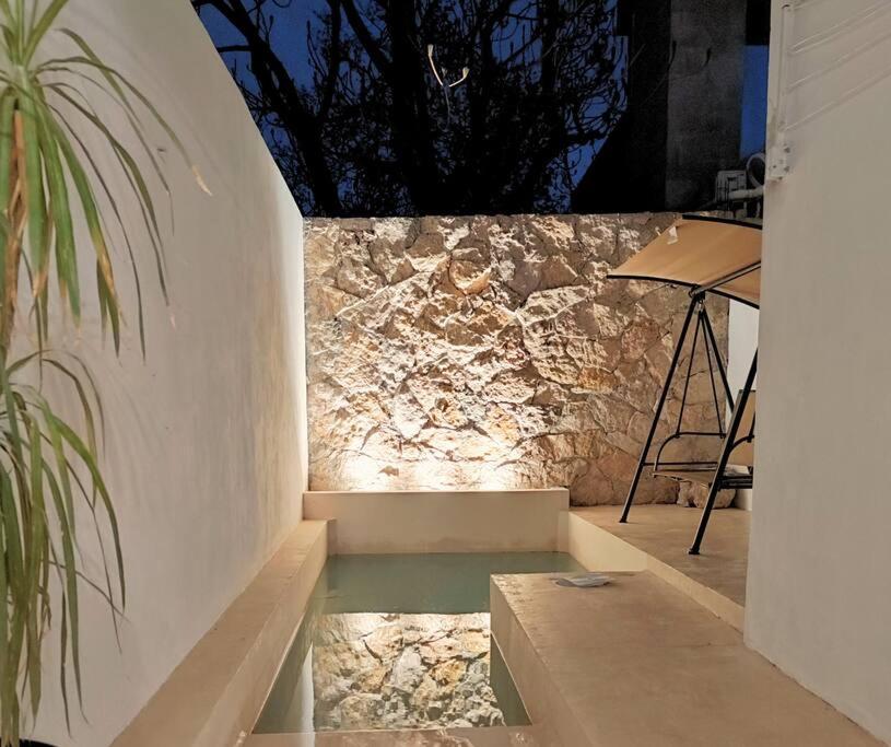 Casa Colibri Central Villa with Private Pool and Tub Merida view 5