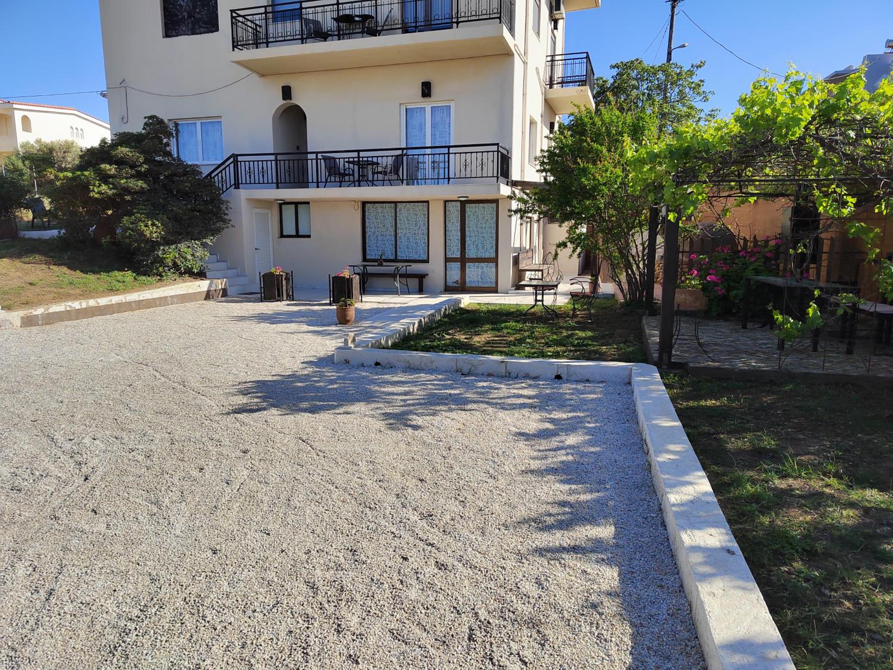 Rododafni Apartments