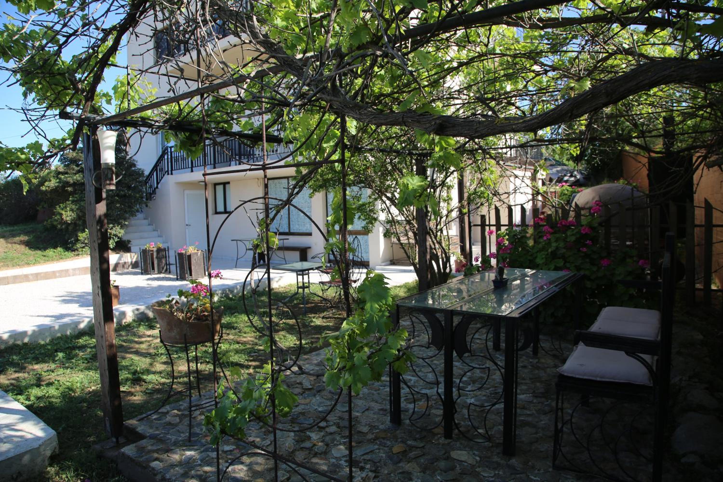 Rododafni Apartments