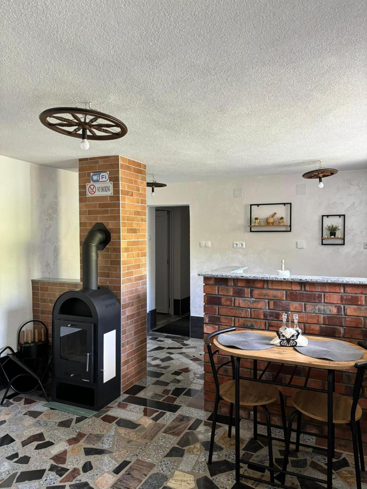 Studio Apartman Azra