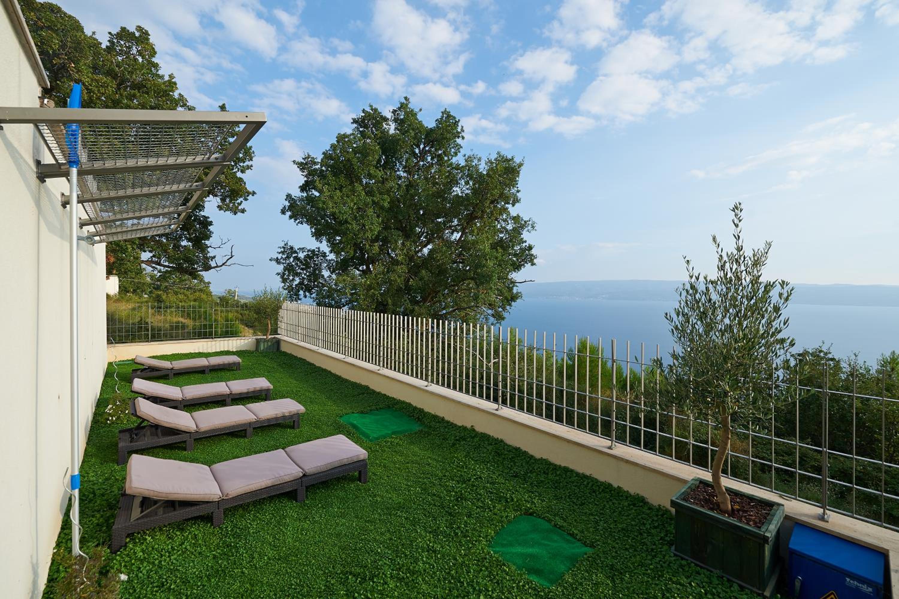 Villa Maranata-5 stars-pool-spa-gym-free parking-privacy view 3