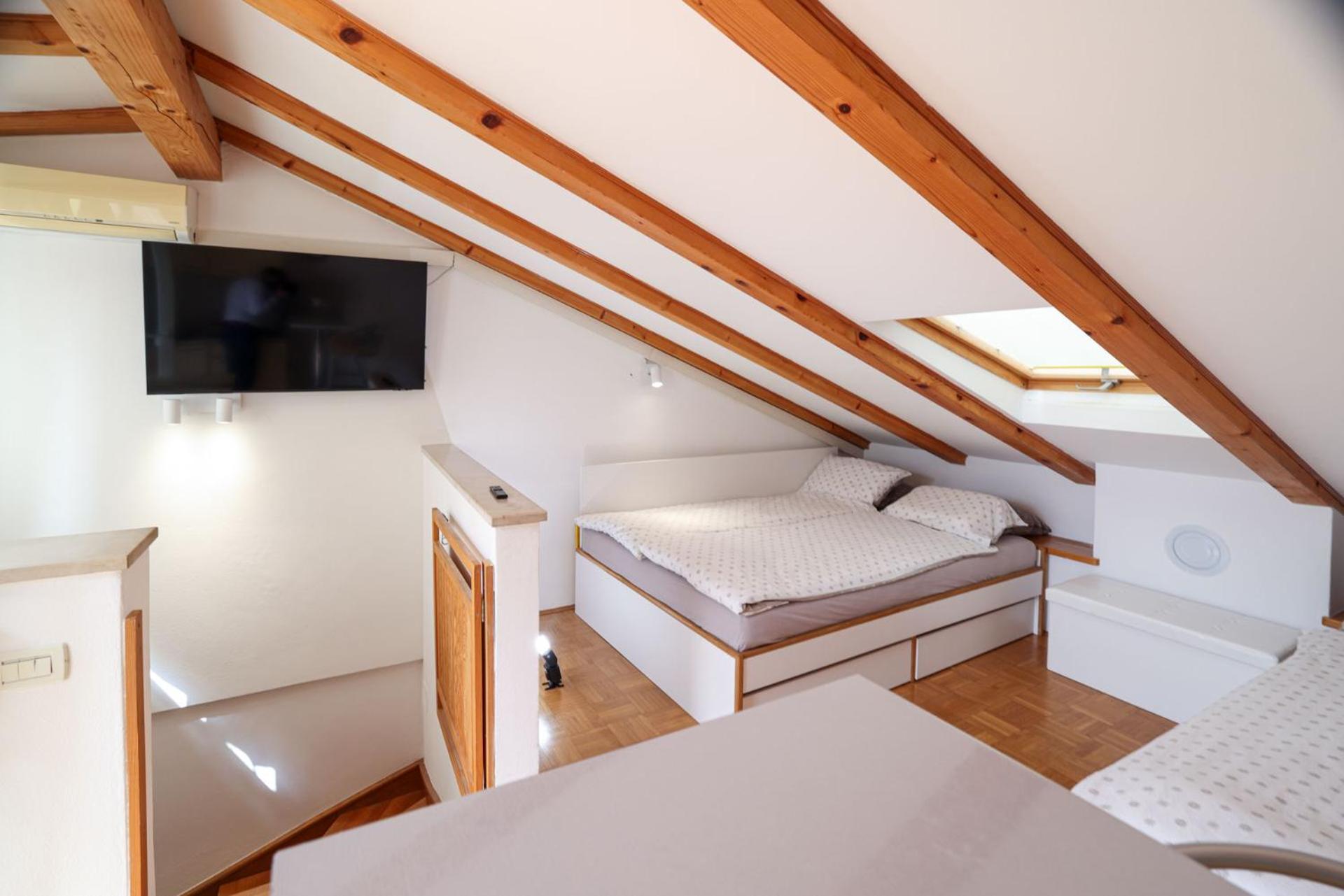 MHOUSE