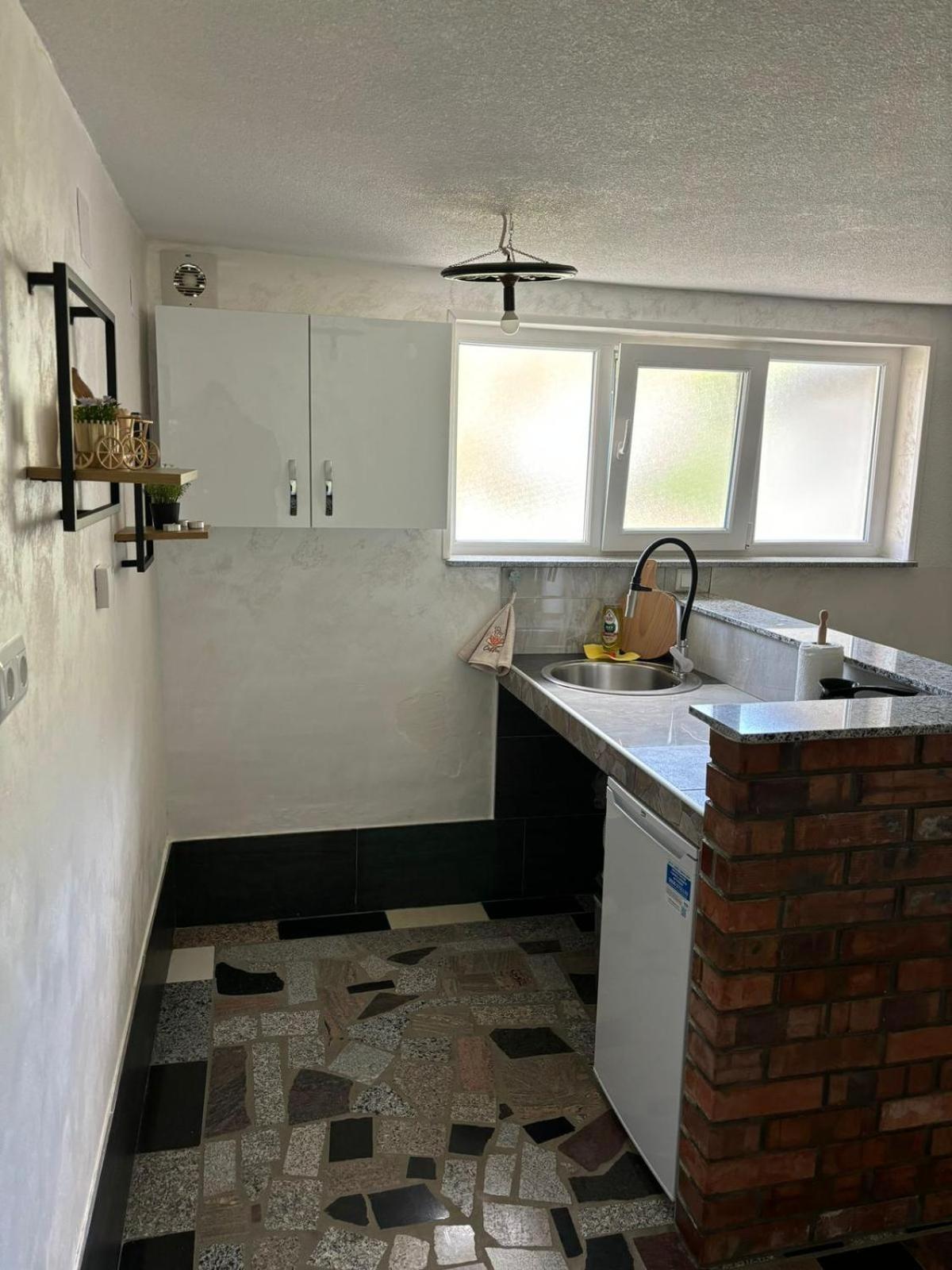 Studio Apartman Azra