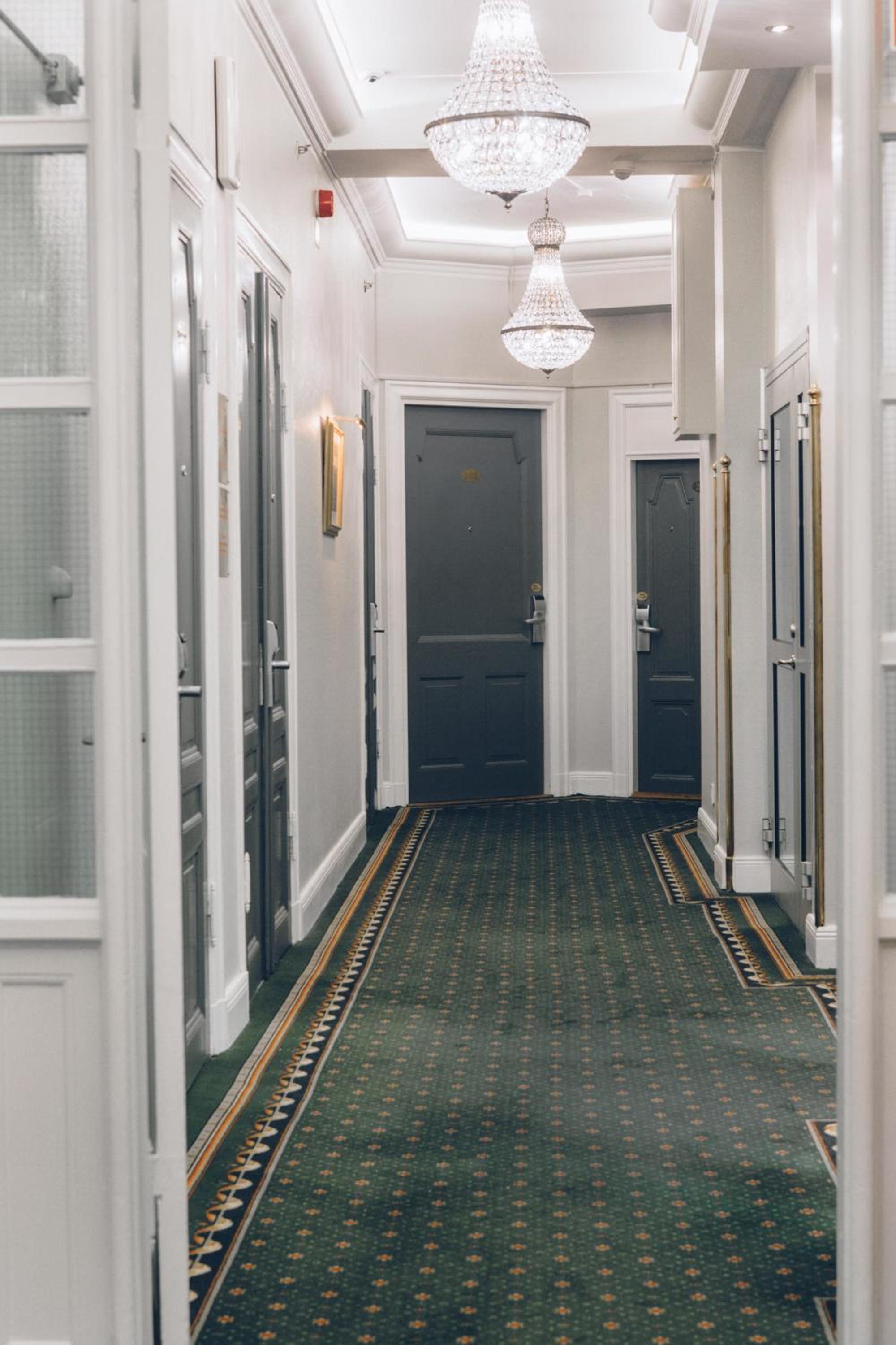 Stockholm Vacations - Crystal Plaza Hotel - Property Image 3