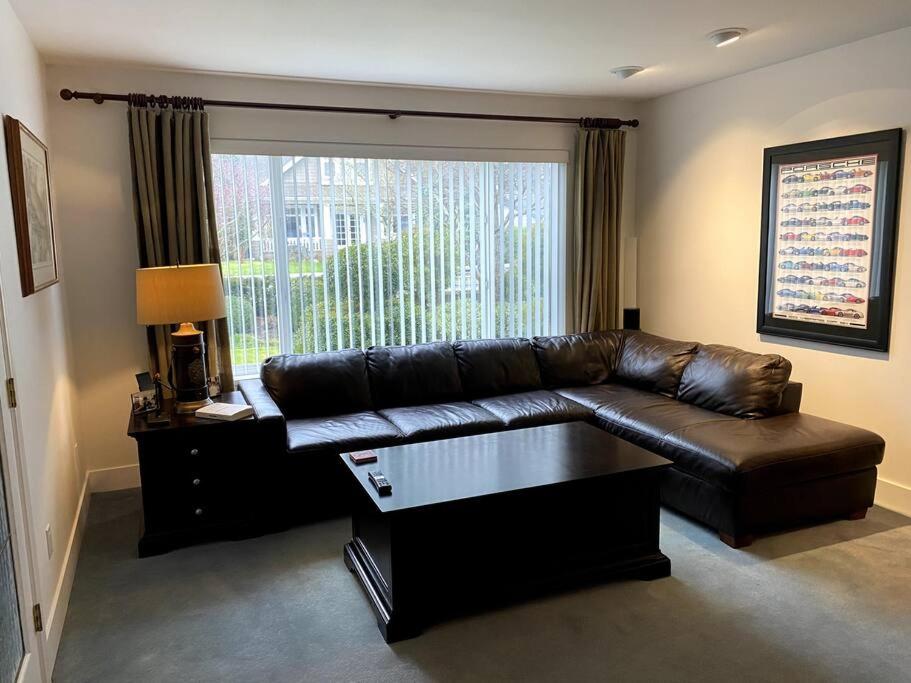 Villa in Crescent Beach