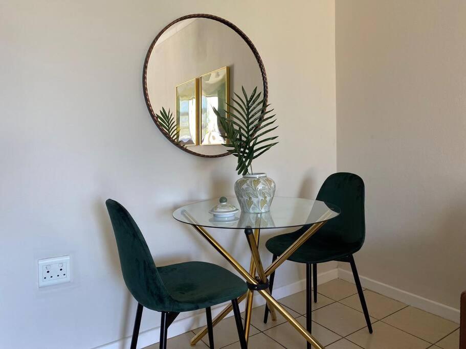 Cozy Apartment - Amazing views of Steyn City view 3