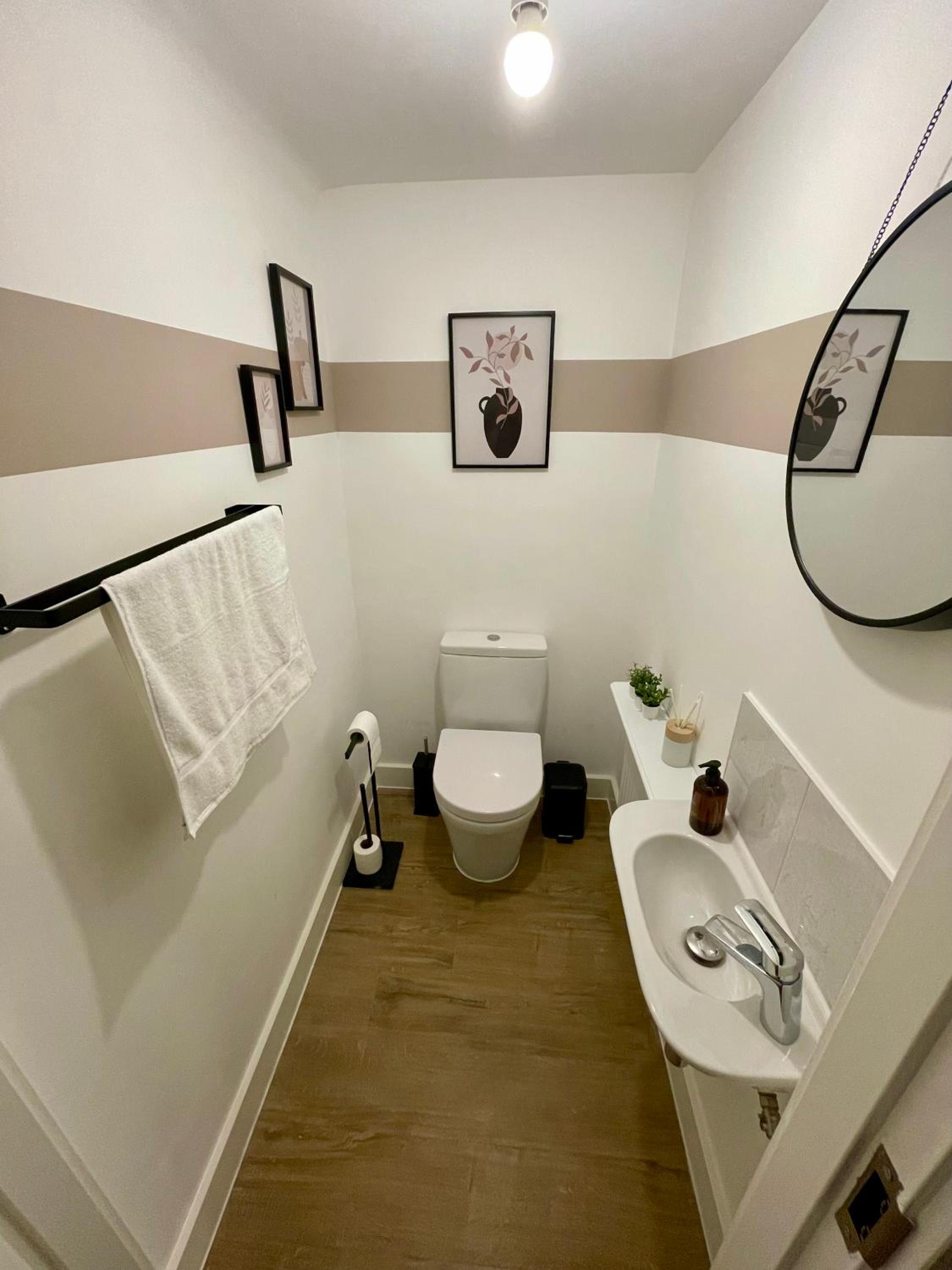 3-Bedroom Luxury Stay With FREE Parking, photo 23