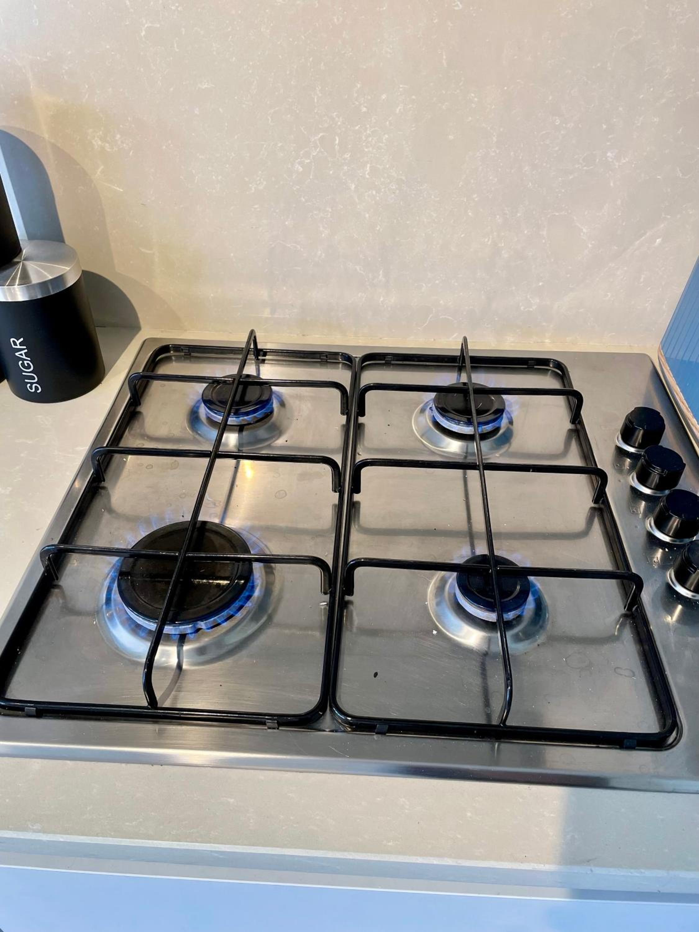 3-Bedroom Luxury Stay With FREE Parking, photo 11