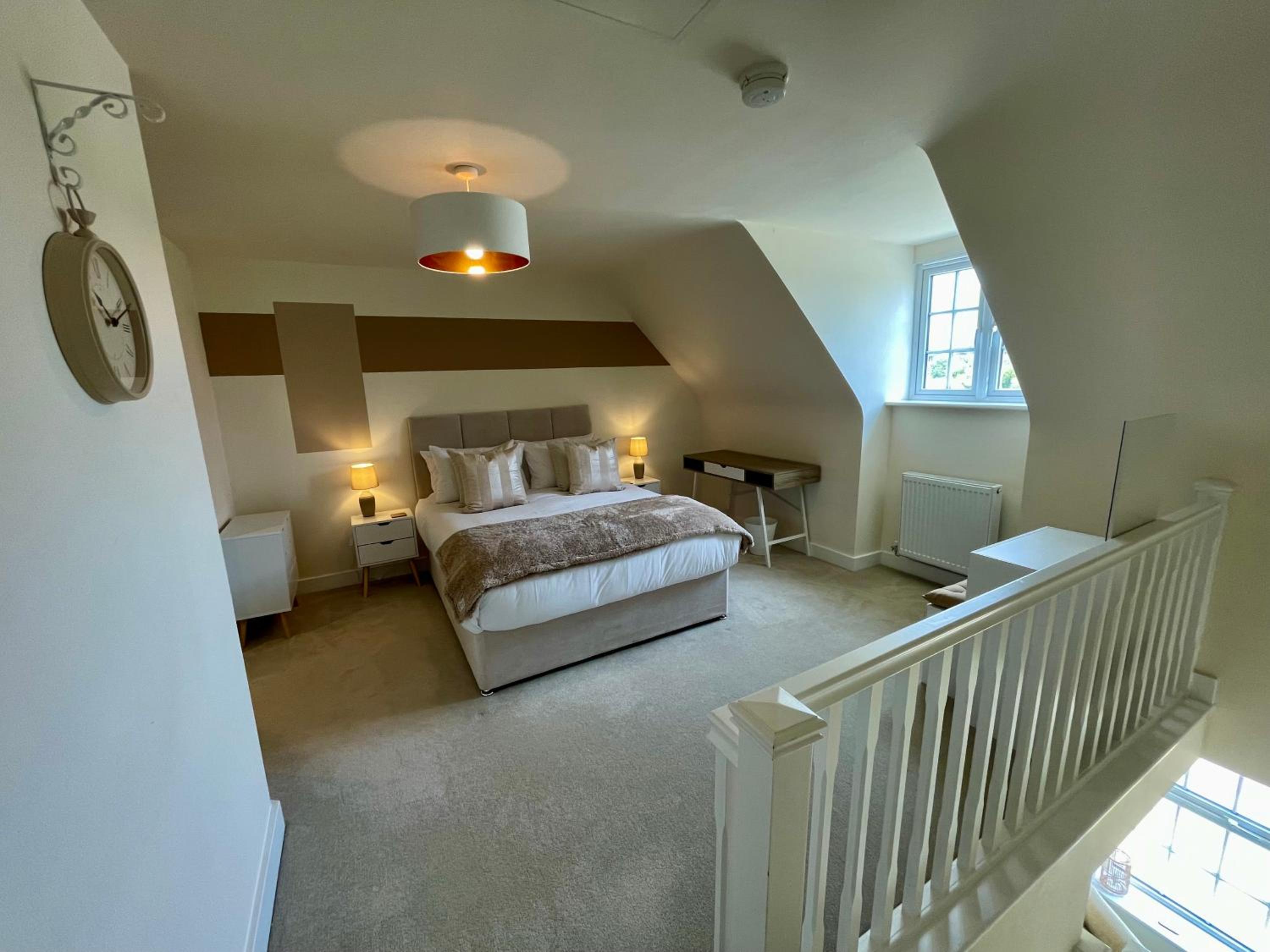 3-Bedroom Luxury Stay With FREE Parking, photo 26