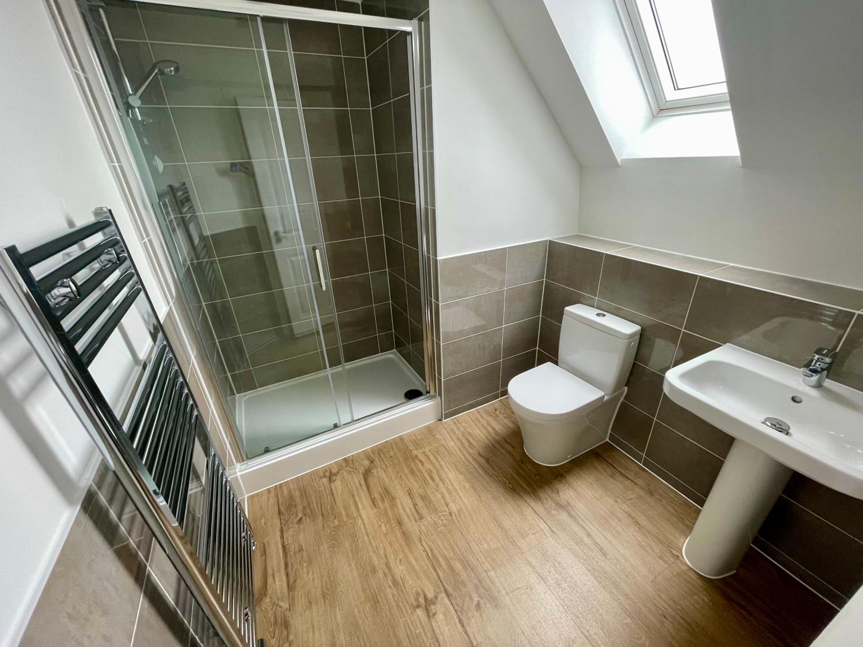 3-Bedroom Luxury Stay With FREE Parking