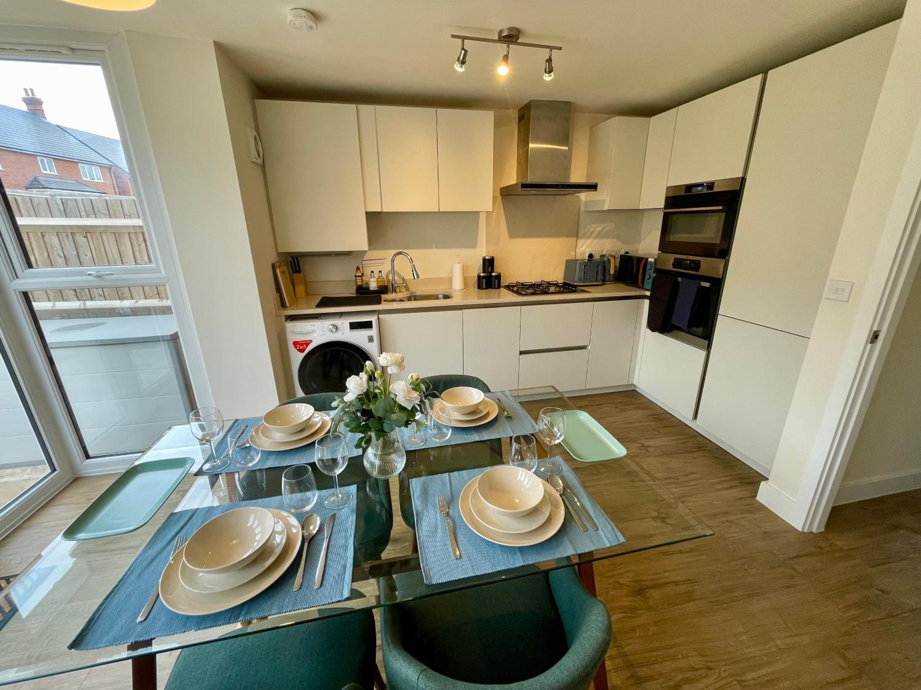 3-Bedroom Luxury Stay With FREE Parking