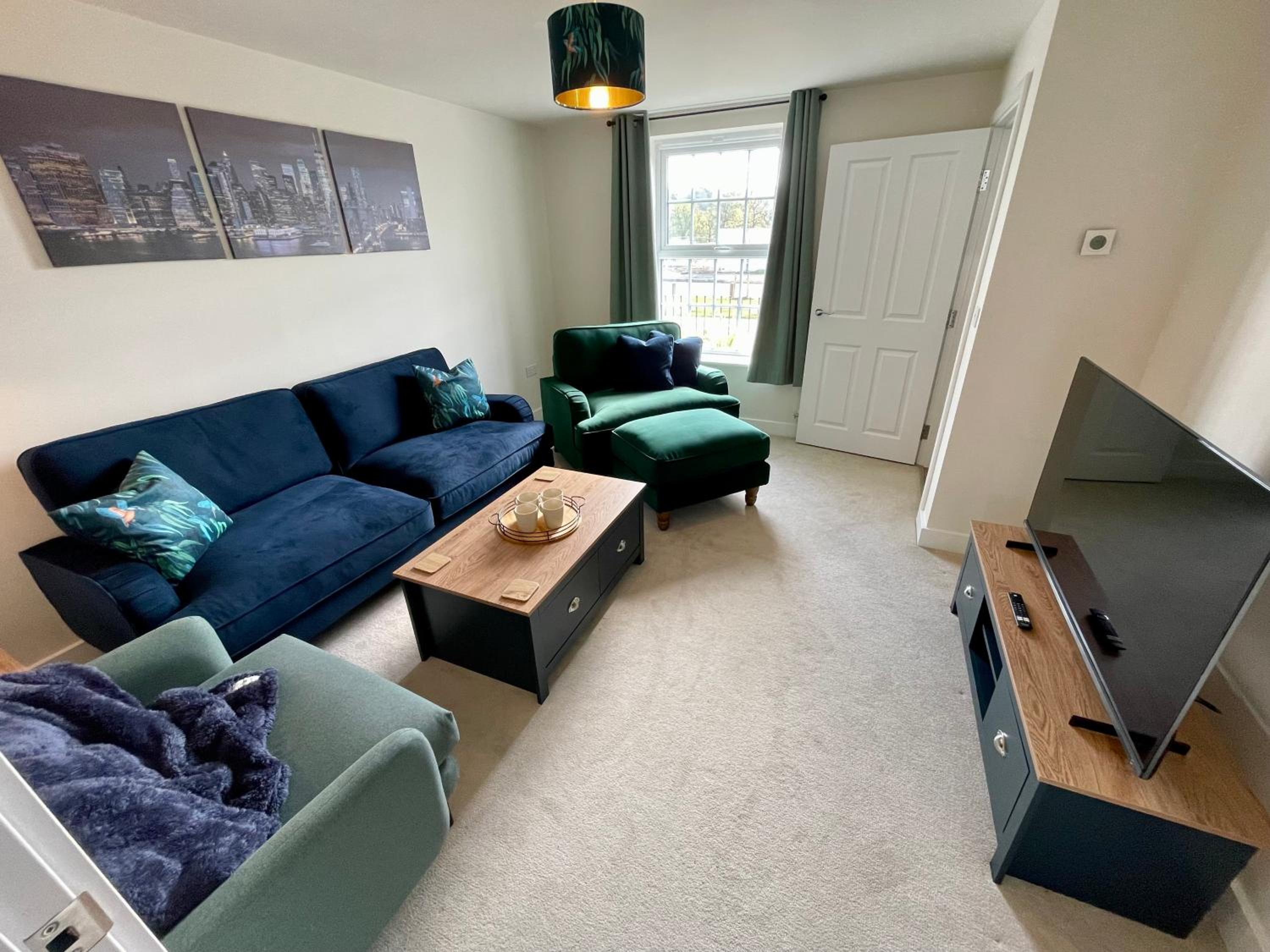 3-Bedroom Luxury Stay With FREE Parking