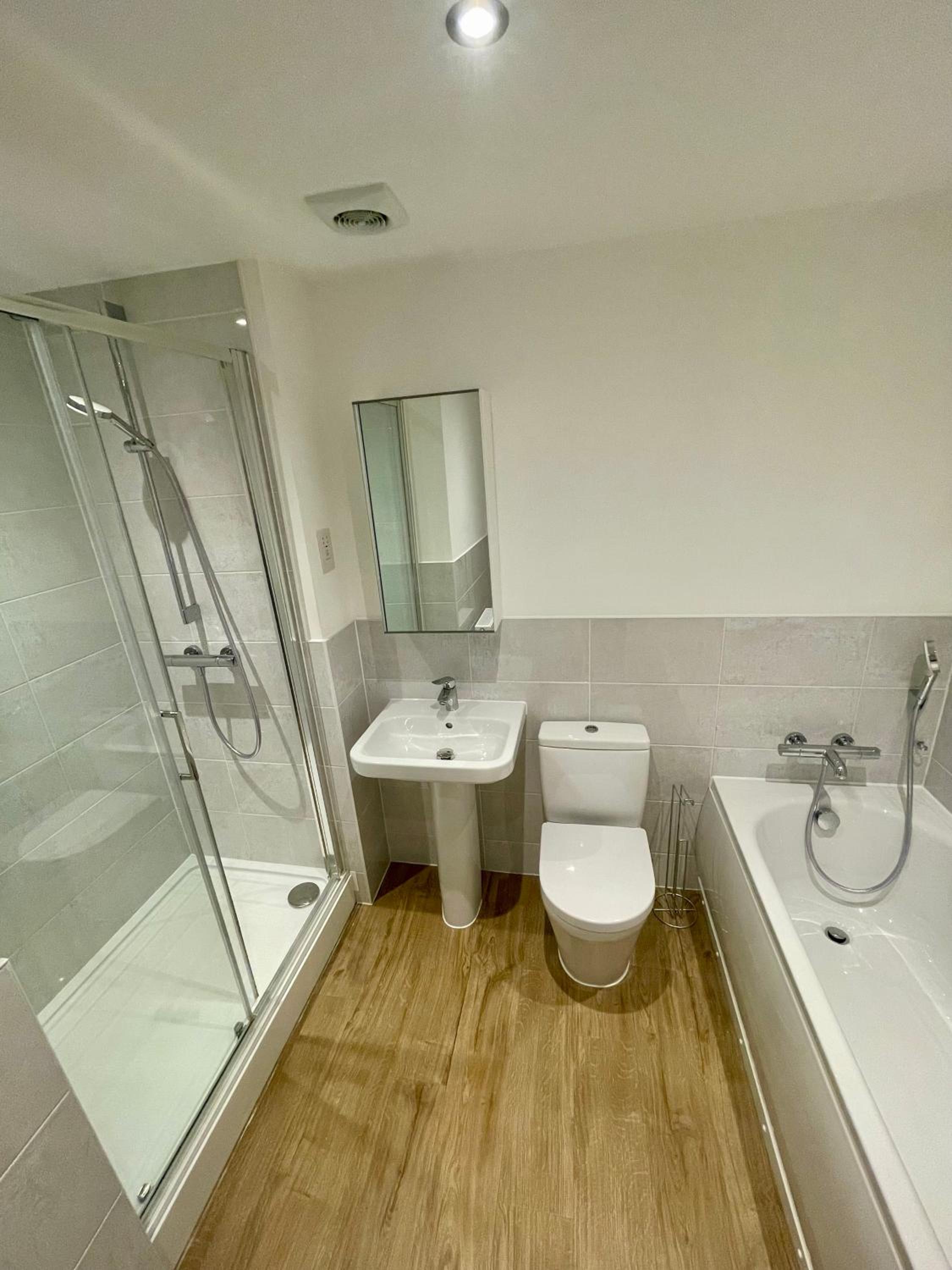 3-Bedroom Luxury Stay With FREE Parking
