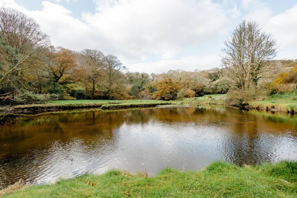 Little Trenant Barn on Helford River Near Constantine view 4