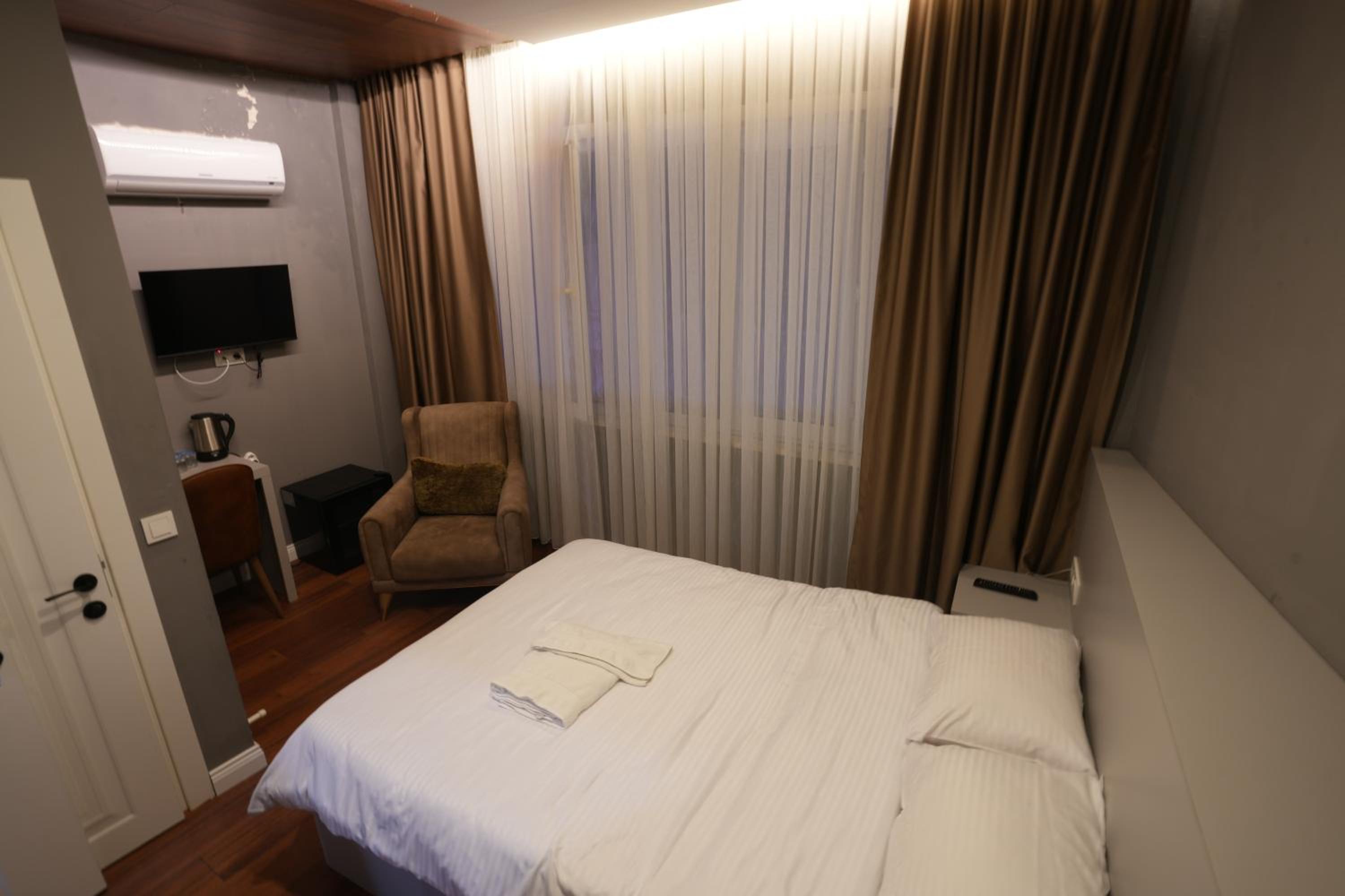 Gökotta Süit - Image 109