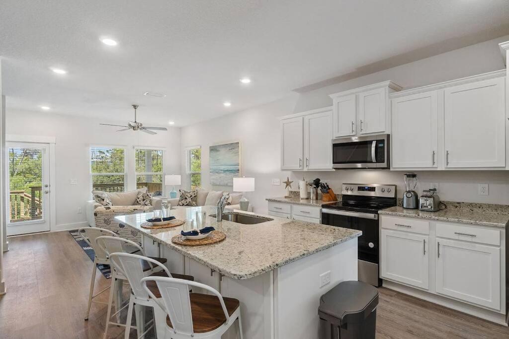 Fall&Winter Special! Walk to Gulf beach-Fire Pit-Gameroom view 5
