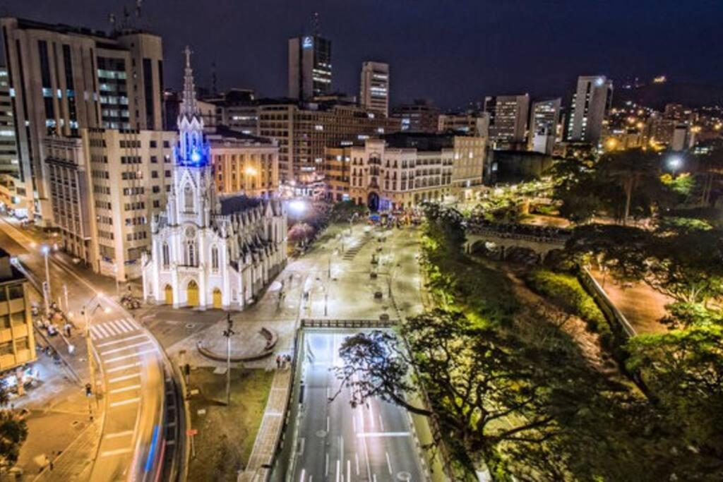 Apartamento con Estacionamiento excelente vista y ubicación