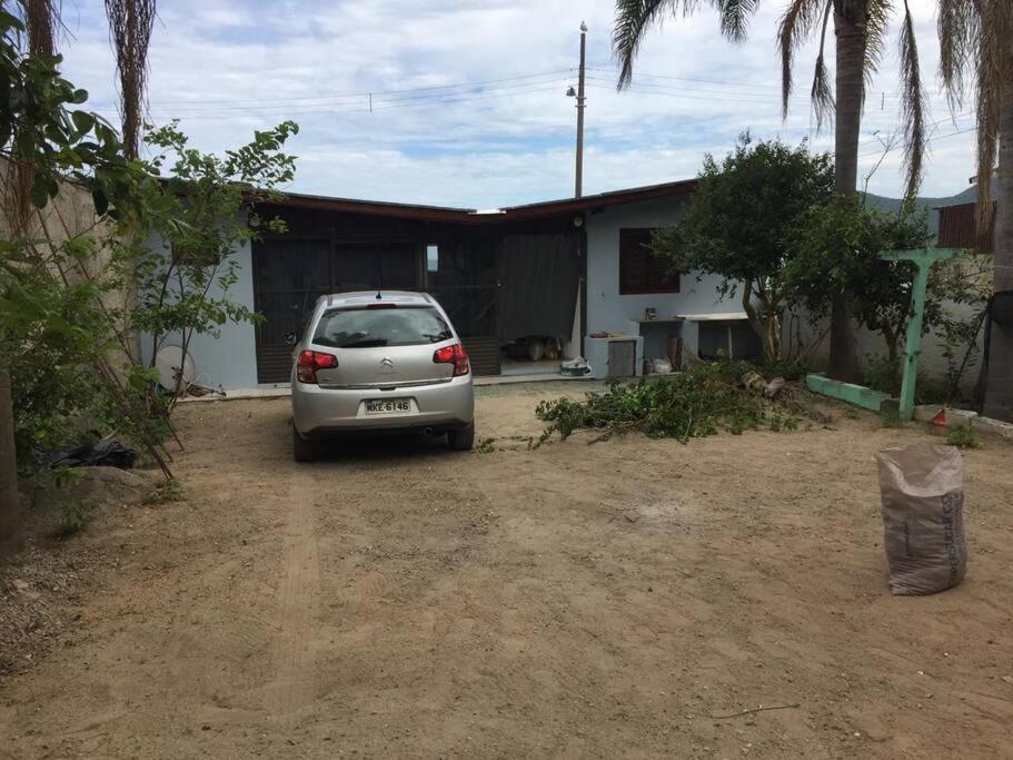 Casa de frente ao mar Enseada de Brito