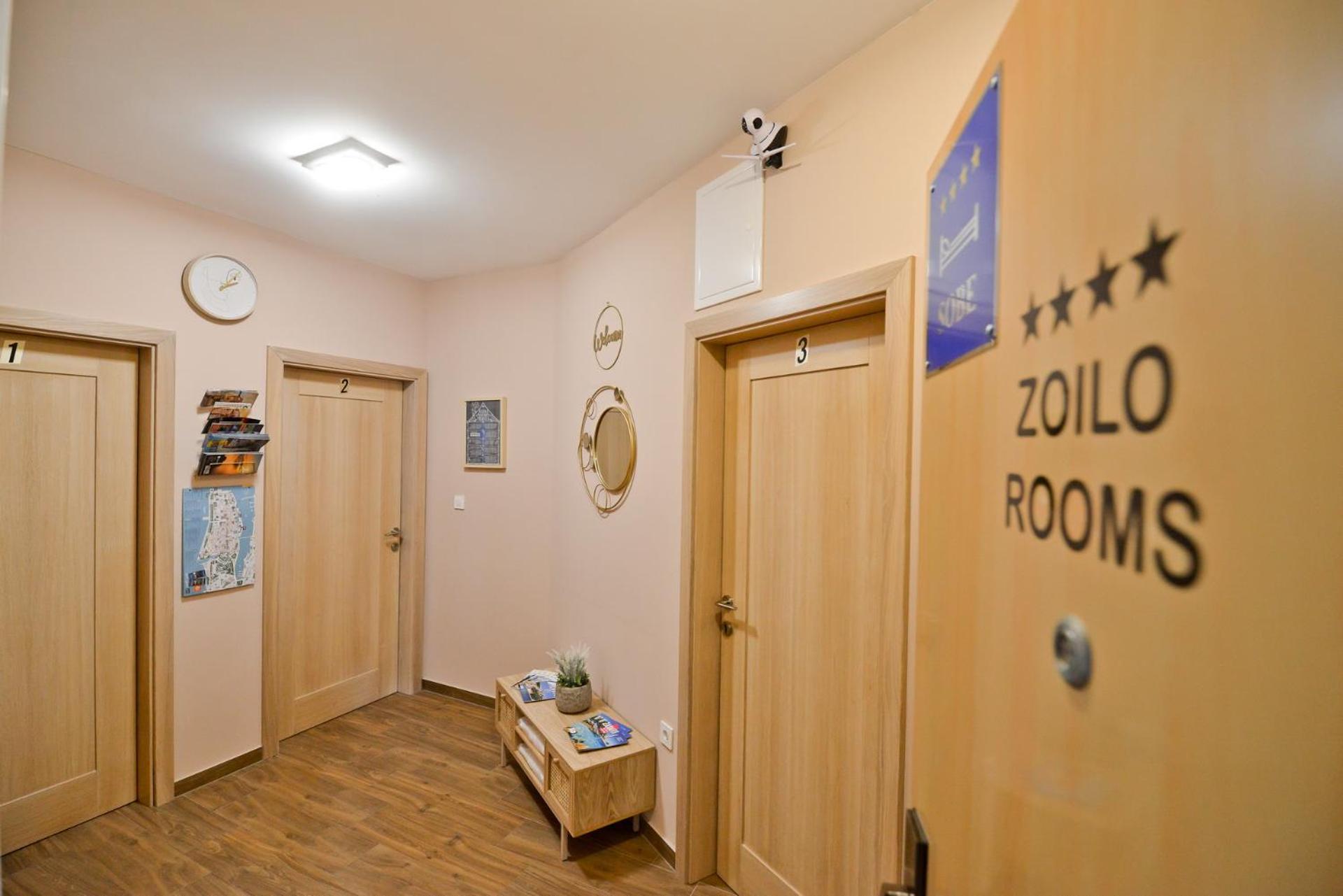 Zoilo Rooms self check-in