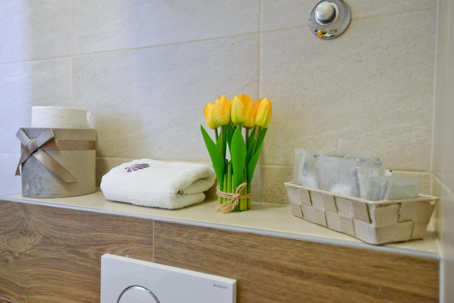 Zoilo Rooms self check-in