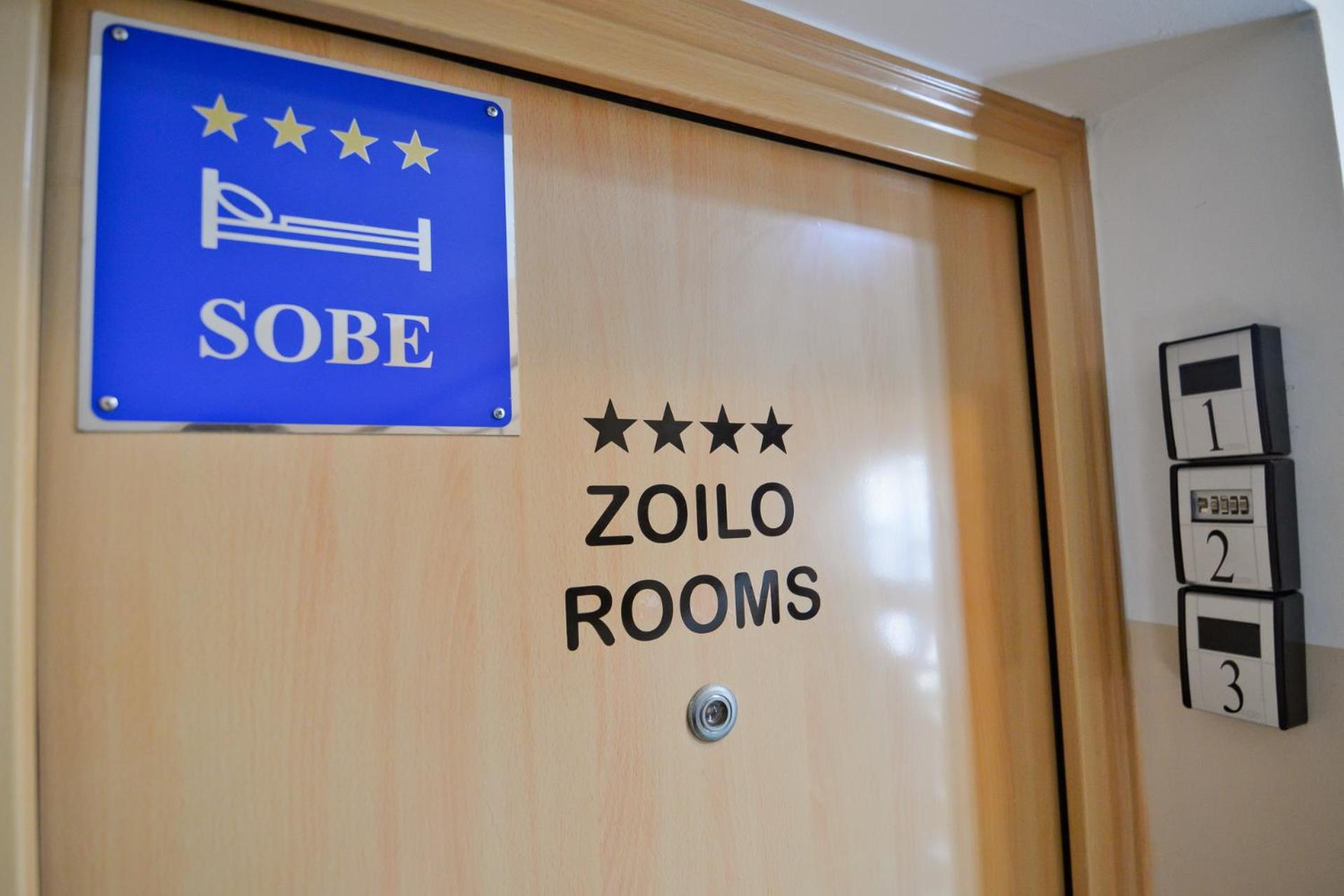 Zoilo Rooms self check-in