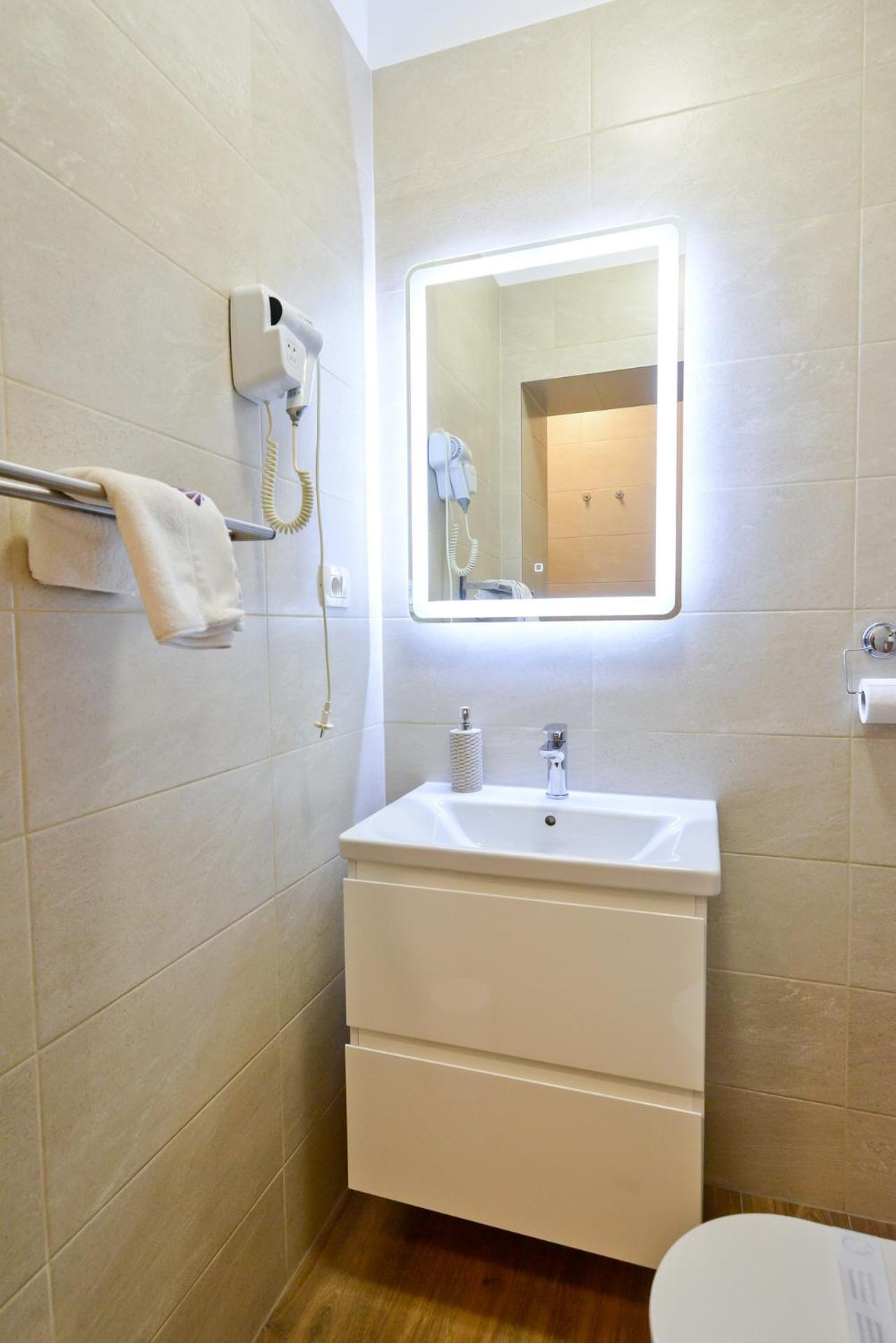 Zoilo Rooms self check-in