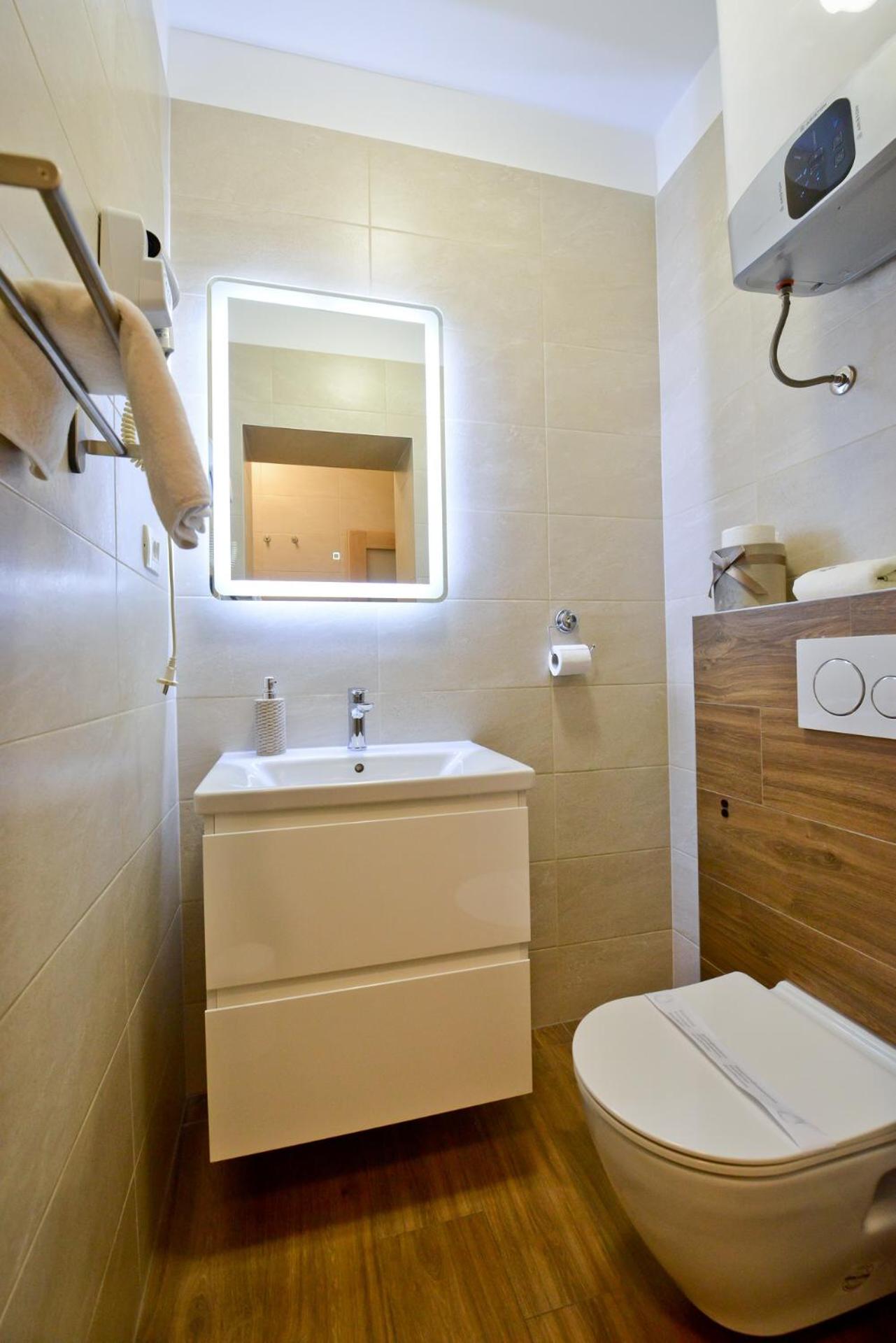 Zoilo Rooms self check-in