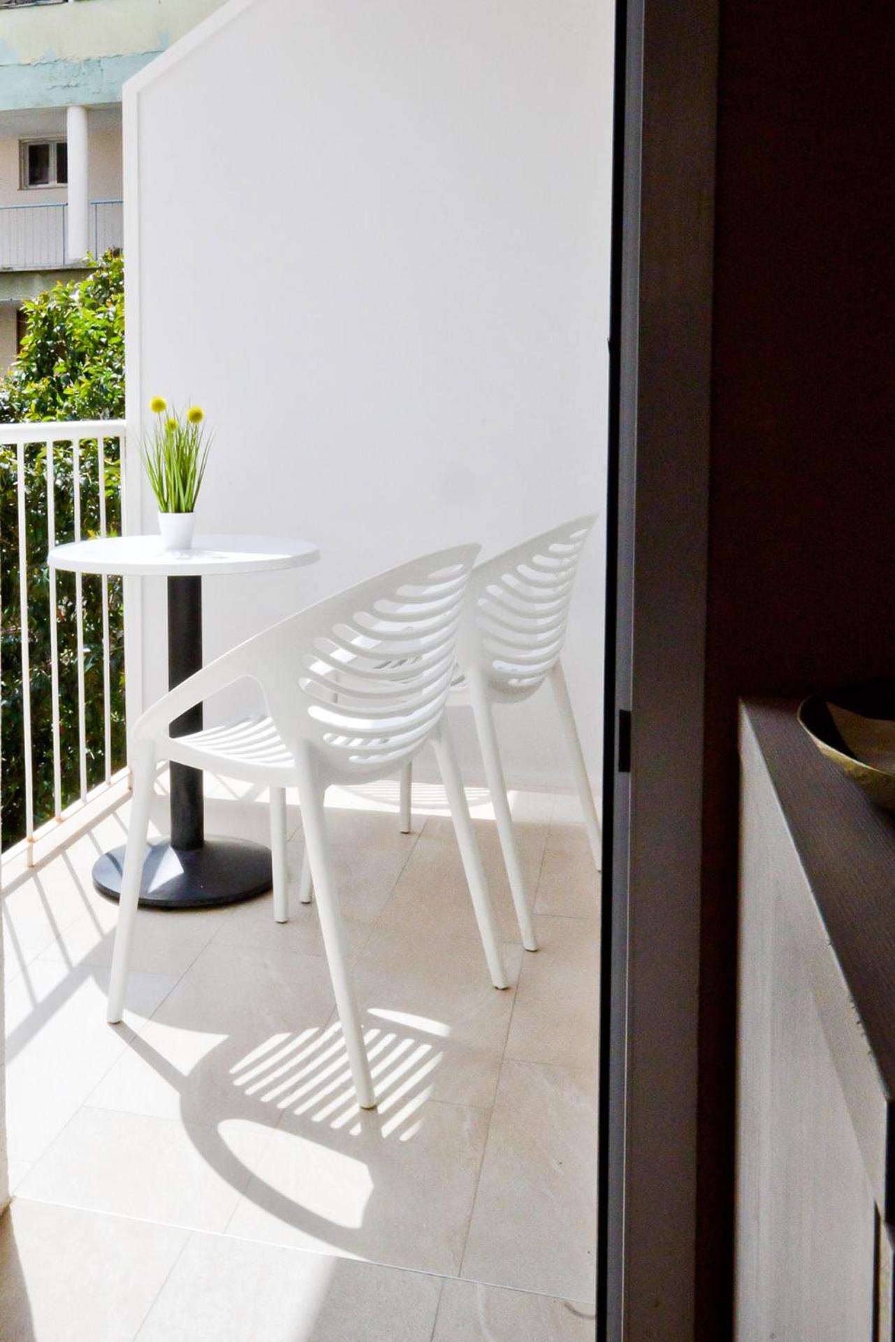 Zoilo Rooms self check-in
