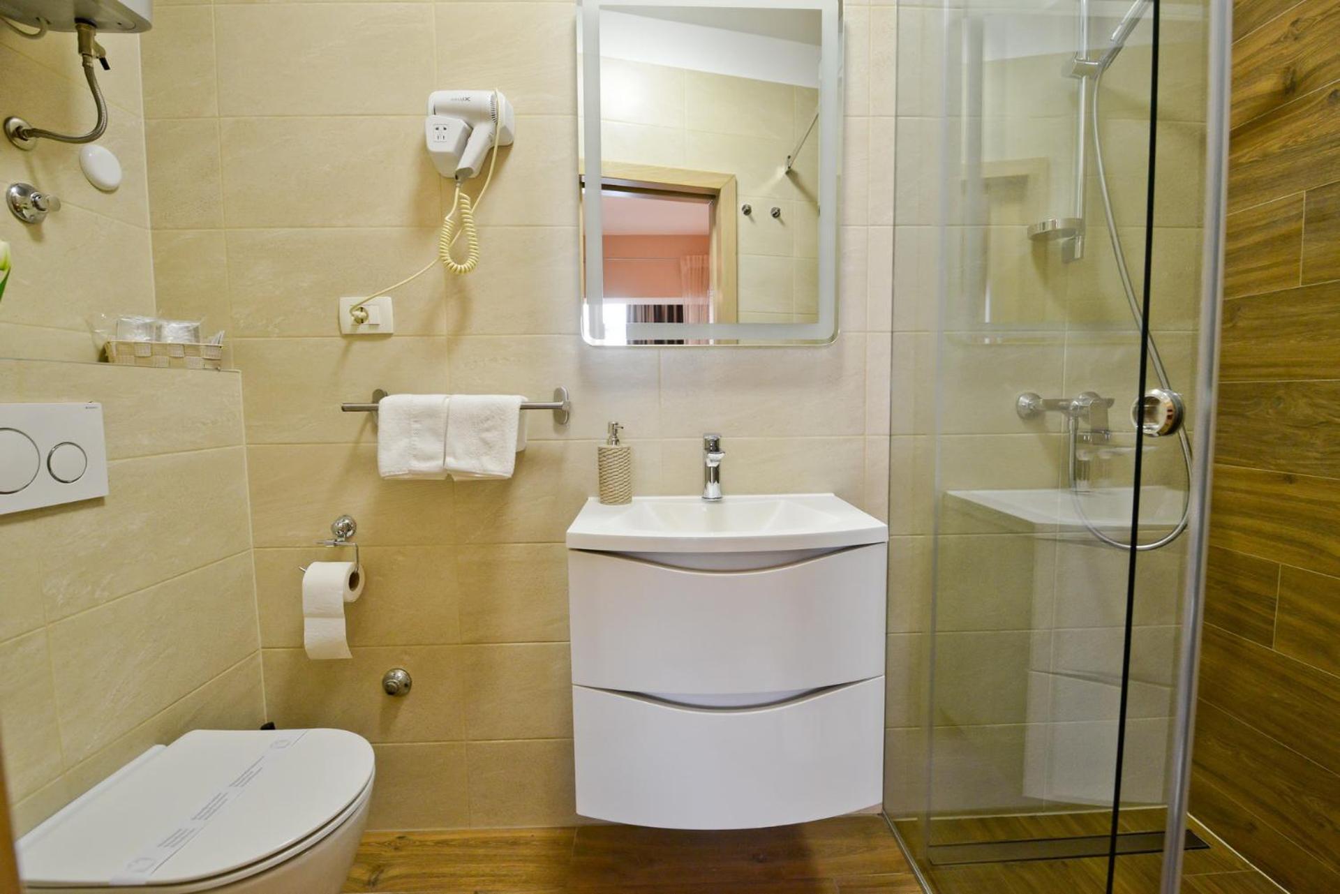 Zoilo Rooms self check-in