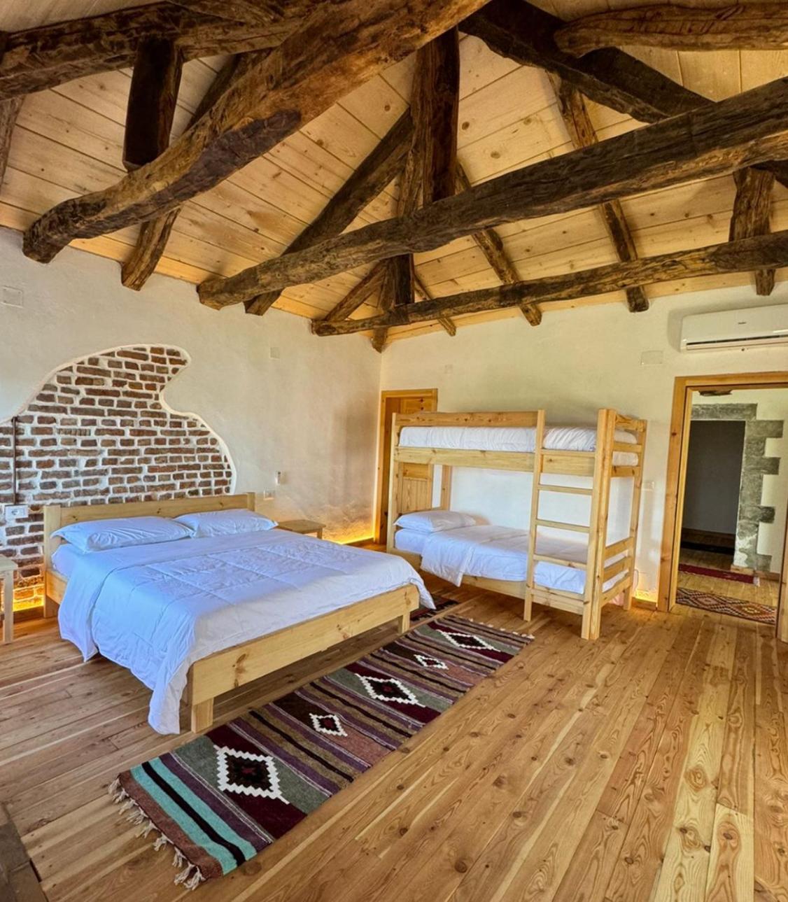 Guesthouse Vitoria - Mrizi i Zanave photo 2