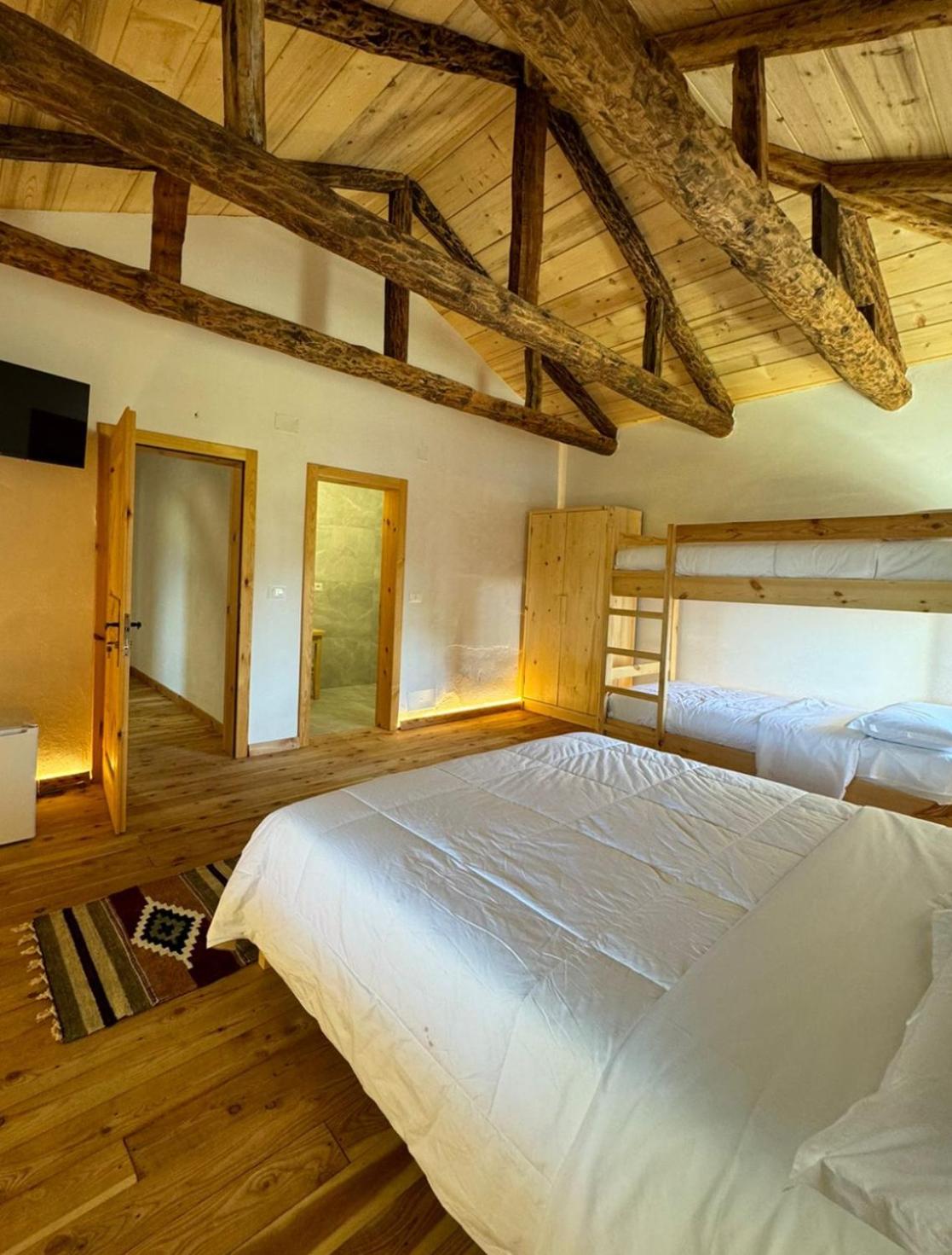 Guesthouse Vitoria - Mrizi i Zanave